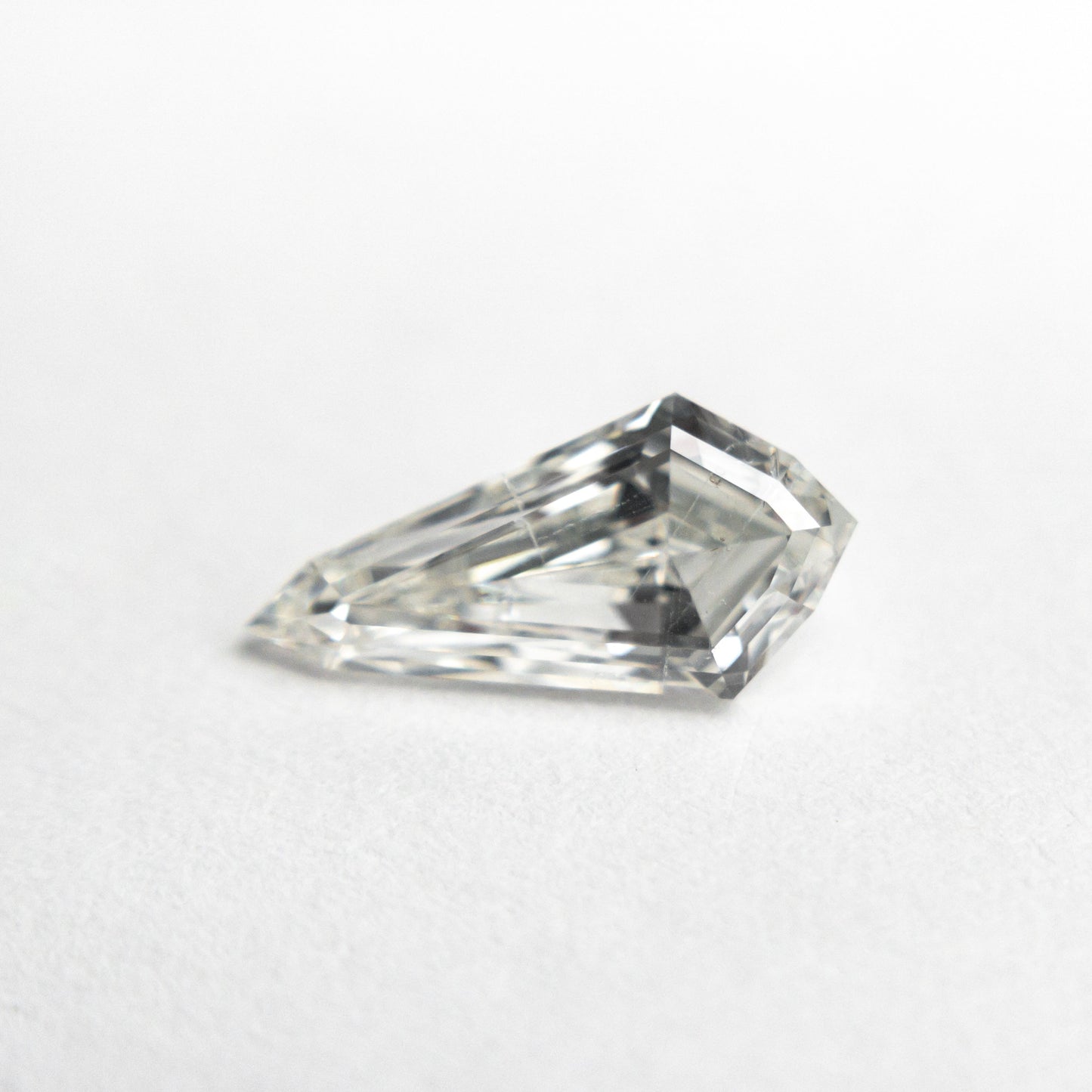 1.02ct 10.37x5.12x3.26mm SI2 G カイト ステップ カット 21690-02