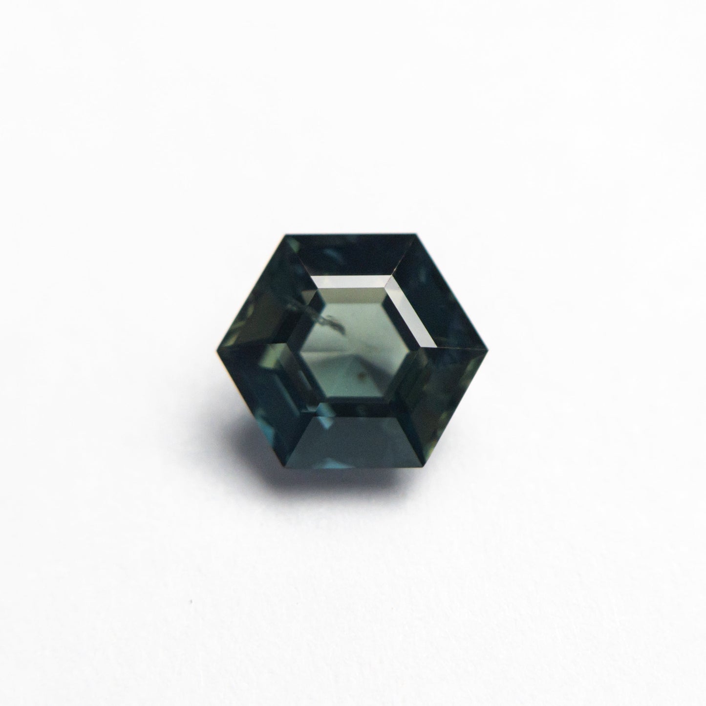 1.53ct 7.45x6.48x4.06mm ヘキサゴンステップカットサファイア 22314-08