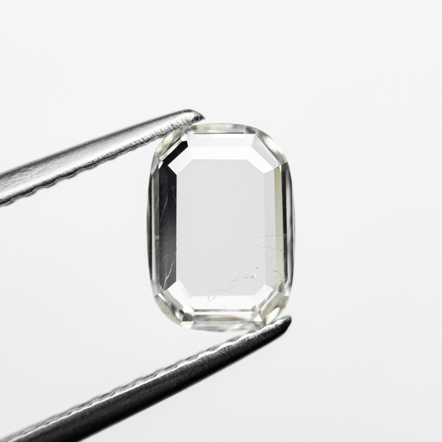 1.05ct 7.82x5.57x1.98mm I1 H クッション ポートレート カット 22357-05