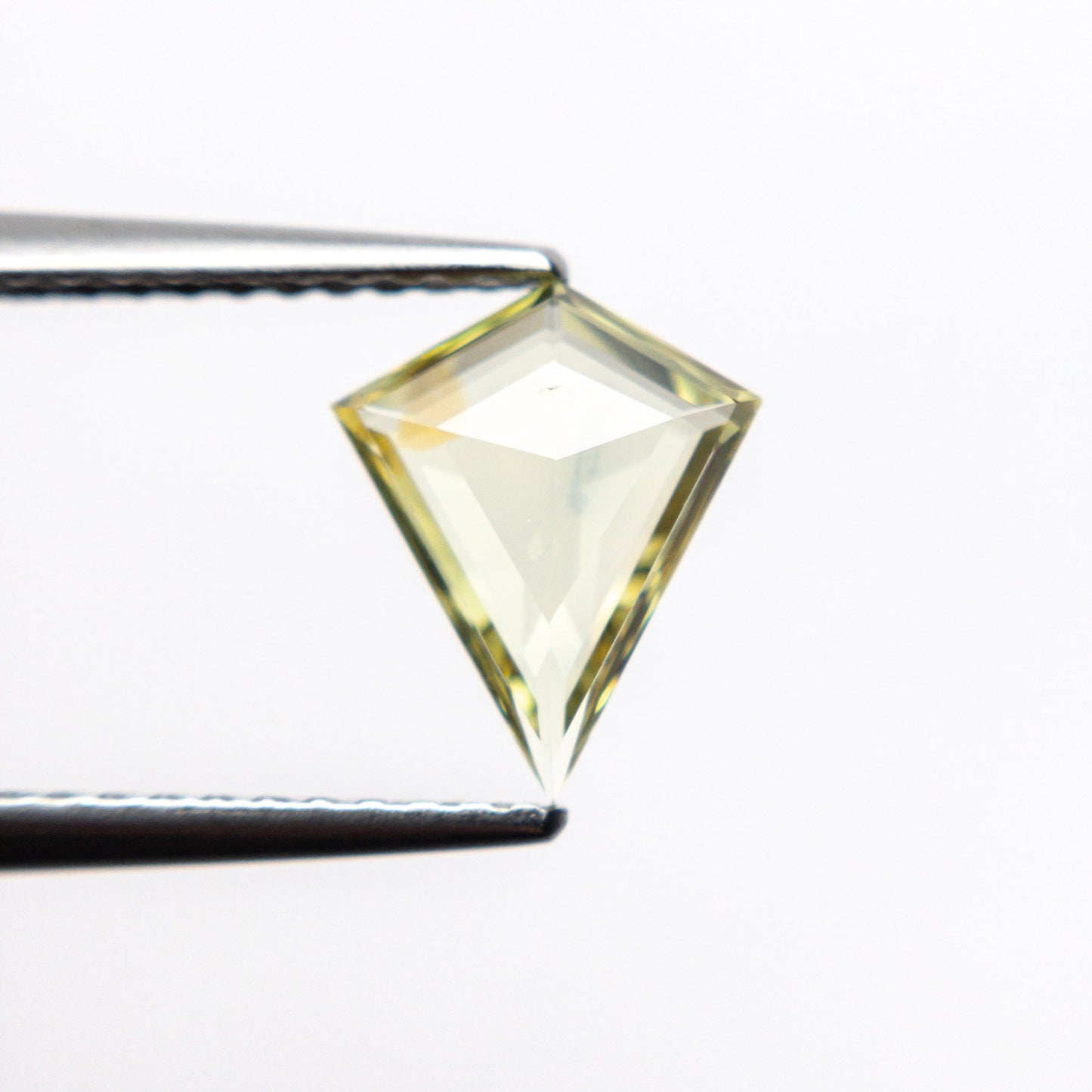 0.86ct 8.84x7.28x2.06mm カイト ローズカット サファイア 22434-34