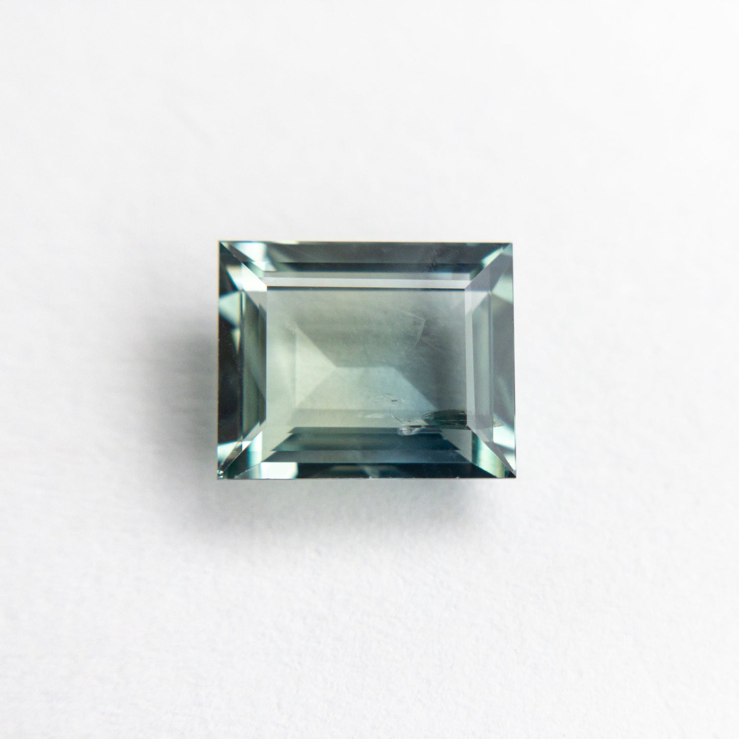 1.89ct 7.34x5.91x3.19mm レクタングルローズカットサファイア 22705-01