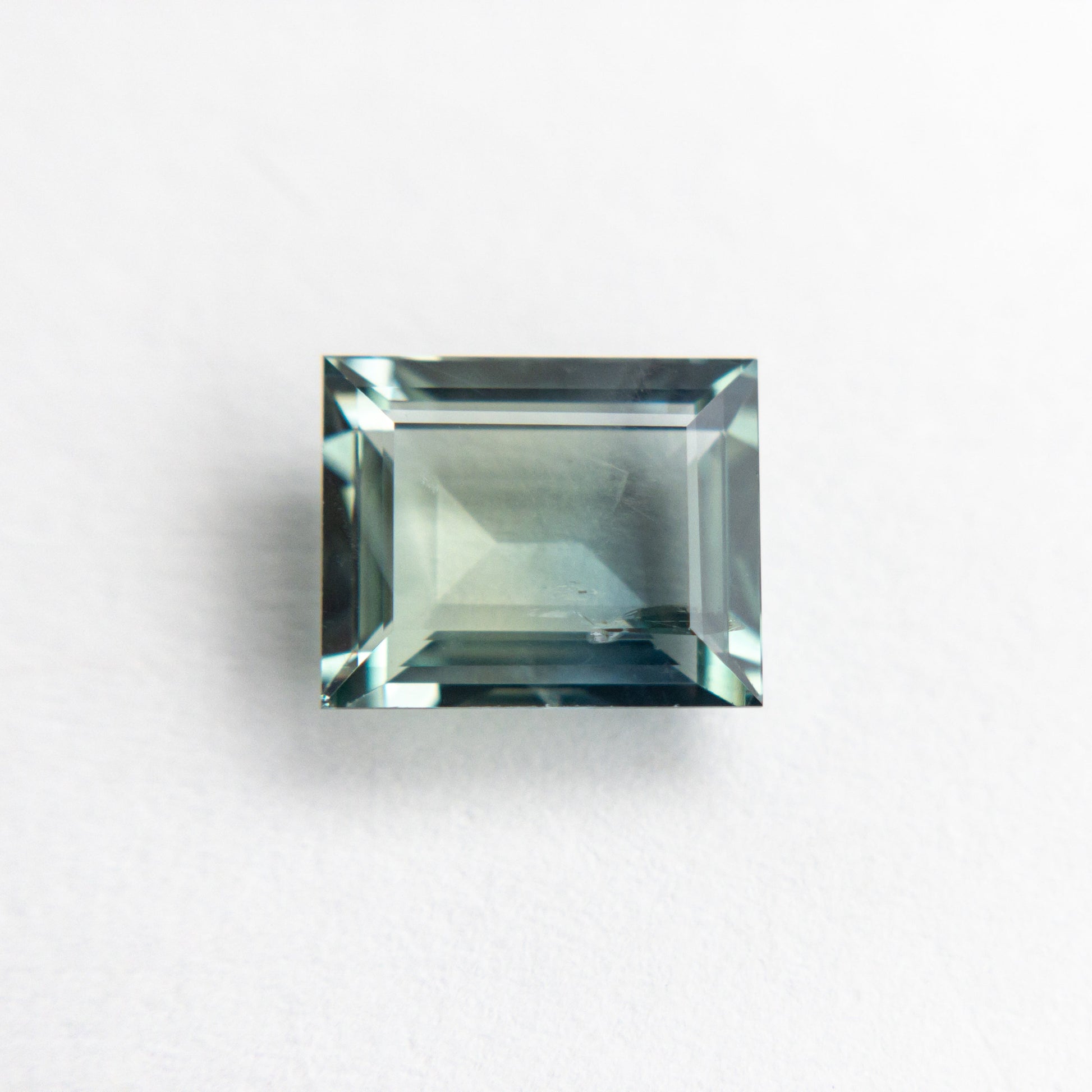 1.89ct 7.34x5.91x3.19mm レクタングルローズカットサファイア 22705-01