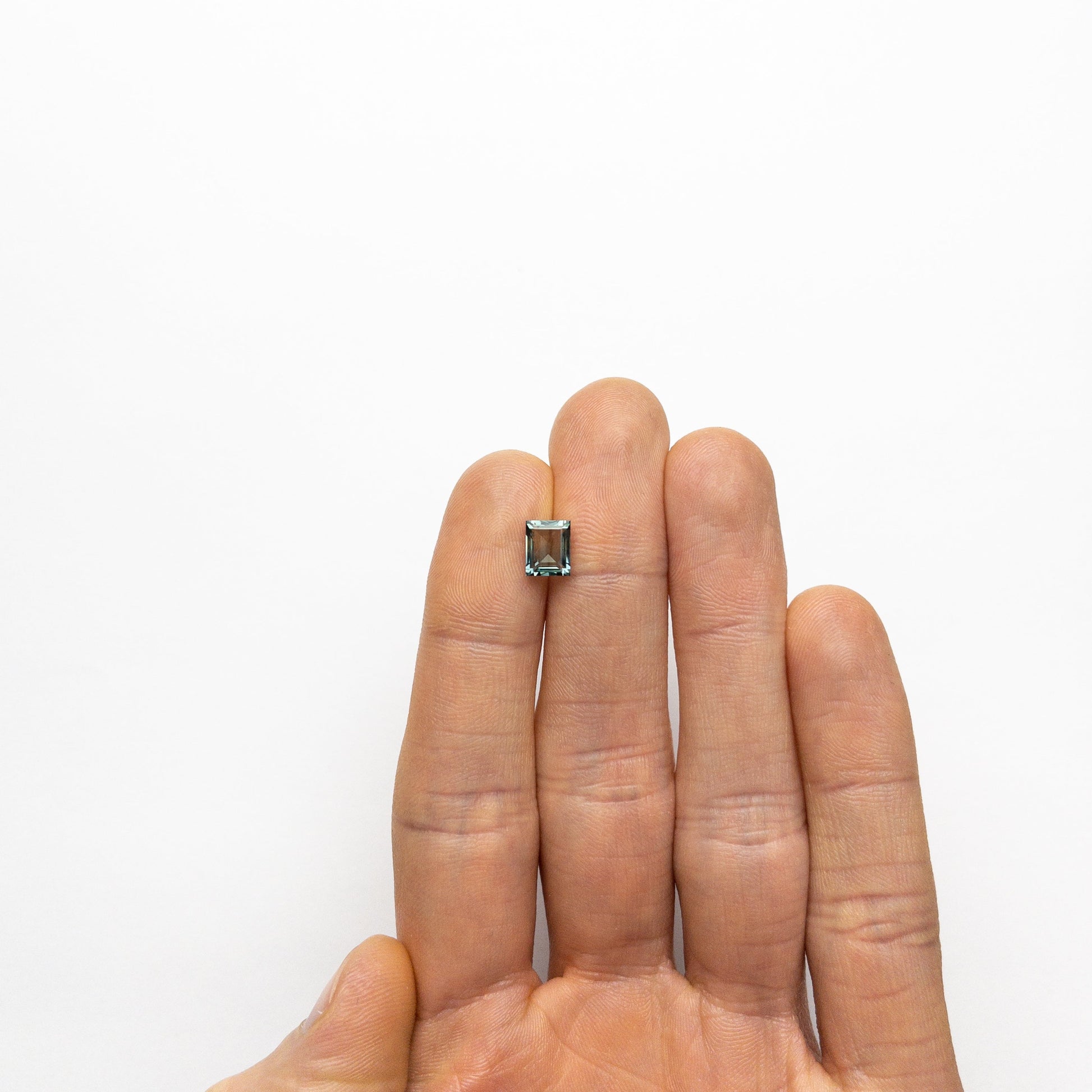1.89ct 7.34x5.91x3.19mm レクタングルローズカットサファイア 22705-01
