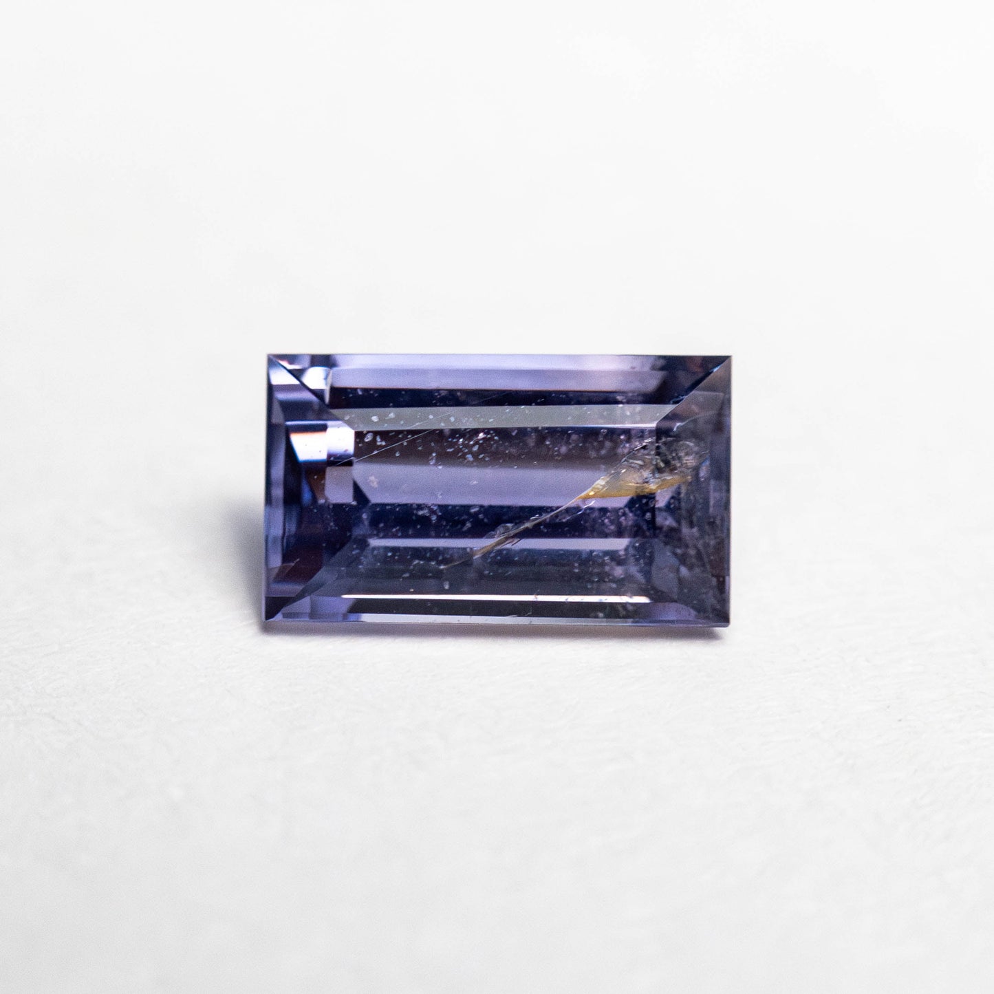 0.88ct 6.88x4.02x3.00mm バゲット ステップ カット サファイア 22744-01