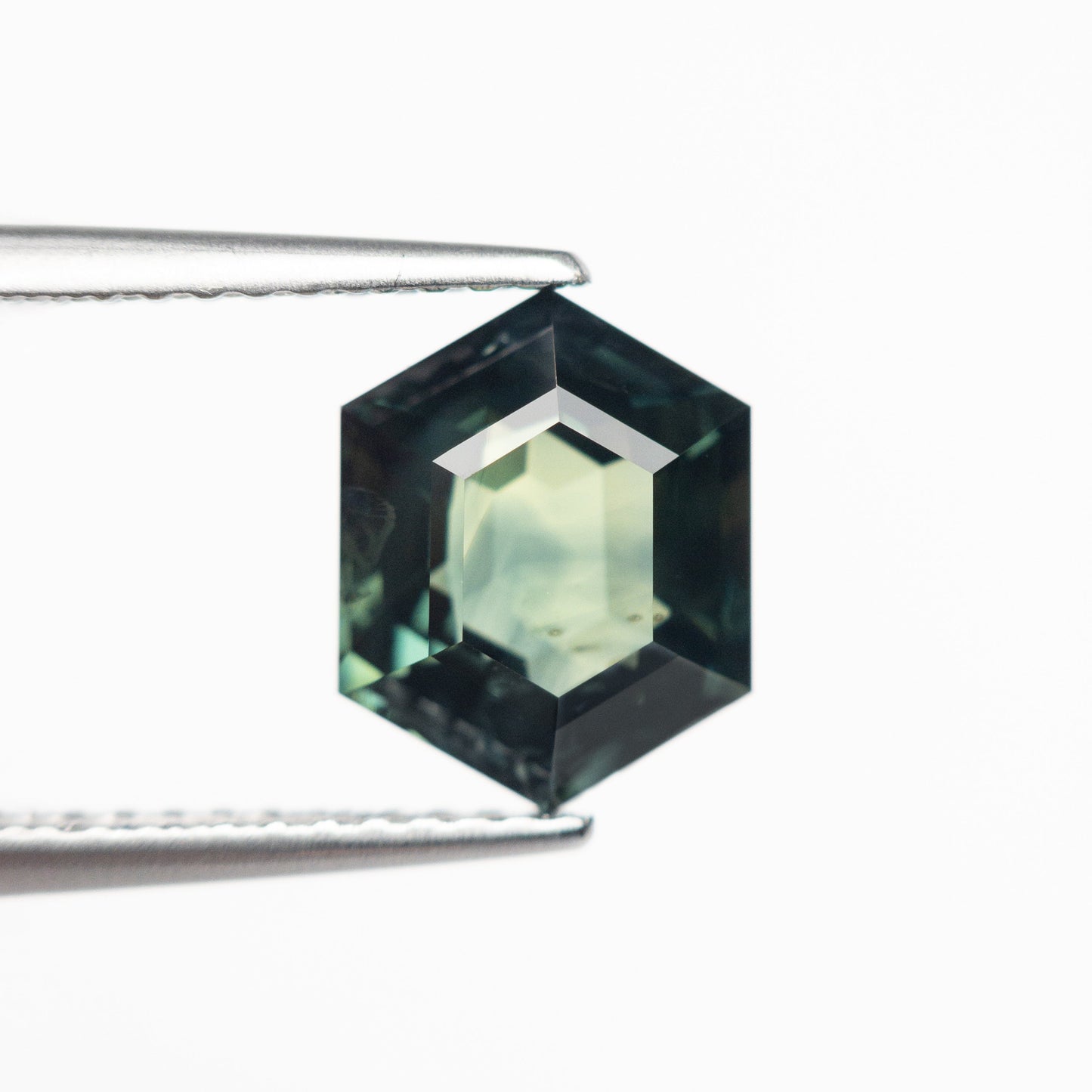3.04ct 9.36x7.45x5.19mm ヘキサゴン ステップカット サファイア 22765-01