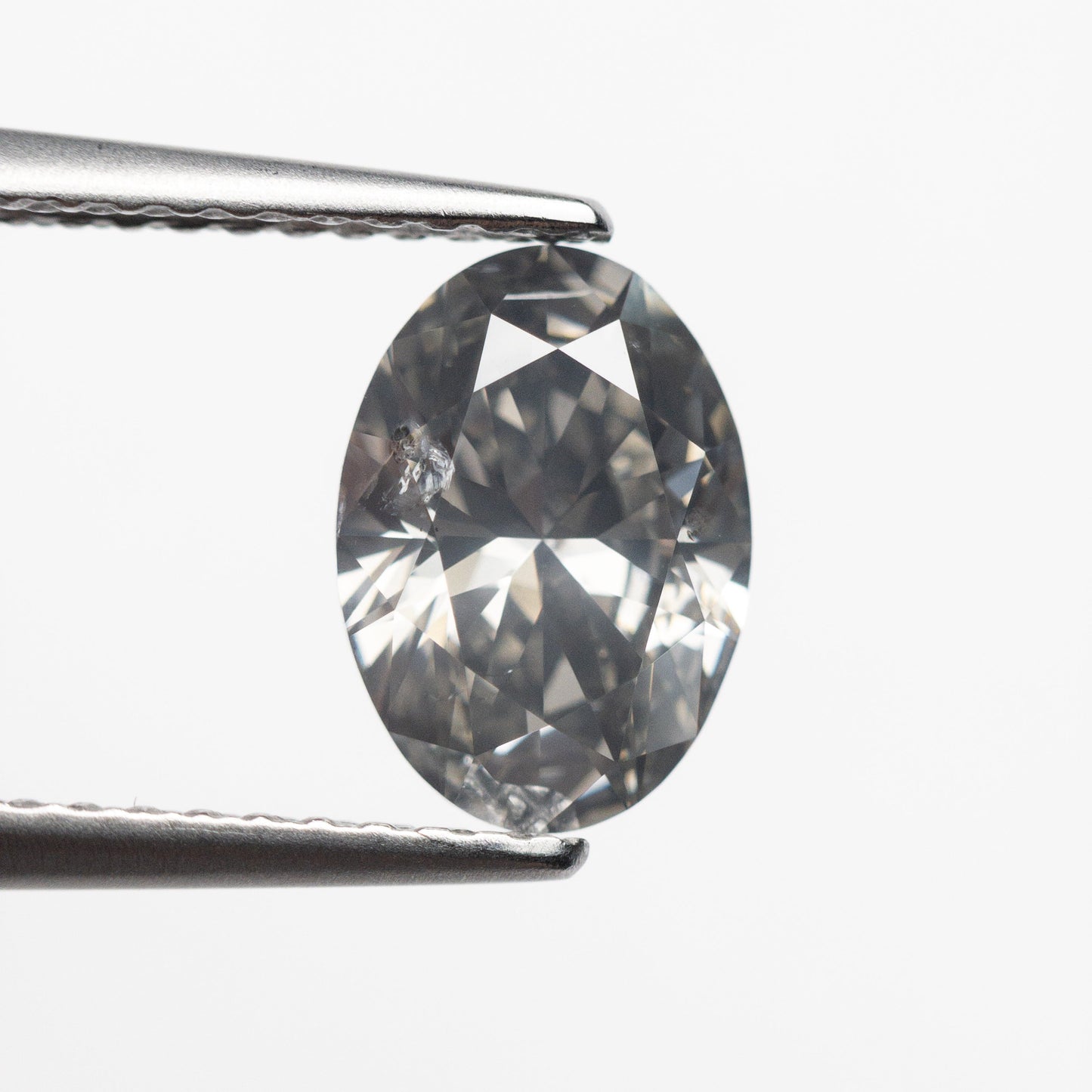 1.51ct 9.05x6.42x3.93mm SI2 ファンシーグレーオーバルブリリアント 22828-01