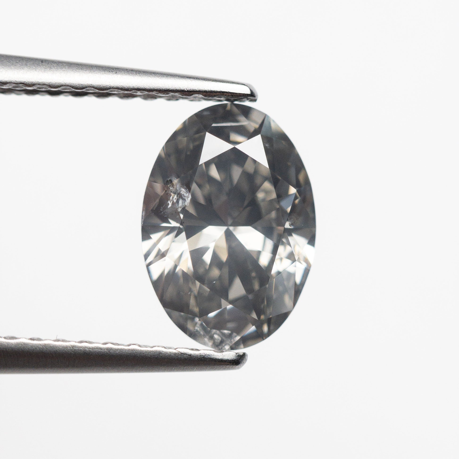 1.51ct 9.05x6.42x3.93mm SI2 ファンシーグレーオーバルブリリアント 22828-01