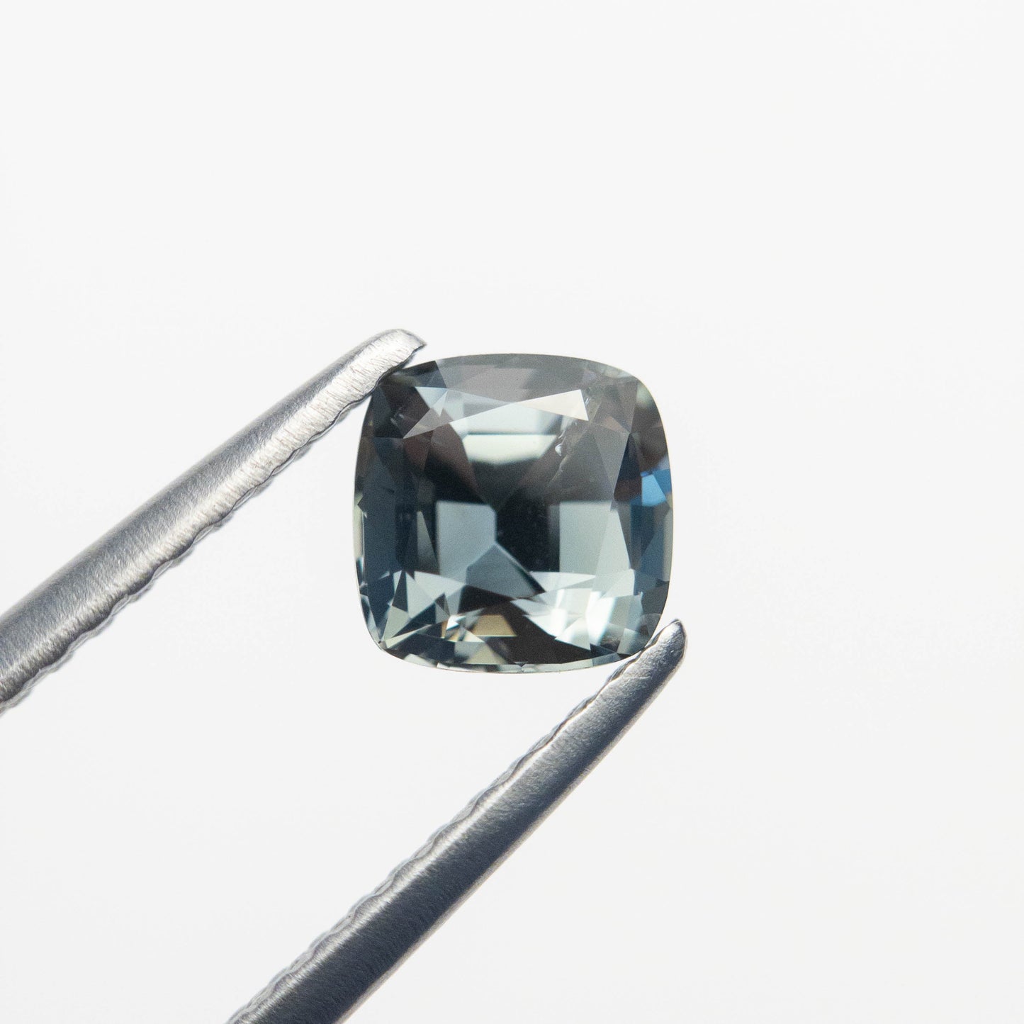 0.86ct 5.15x5.12x3.60mm クッション ブリリアント サファイア 23045-01