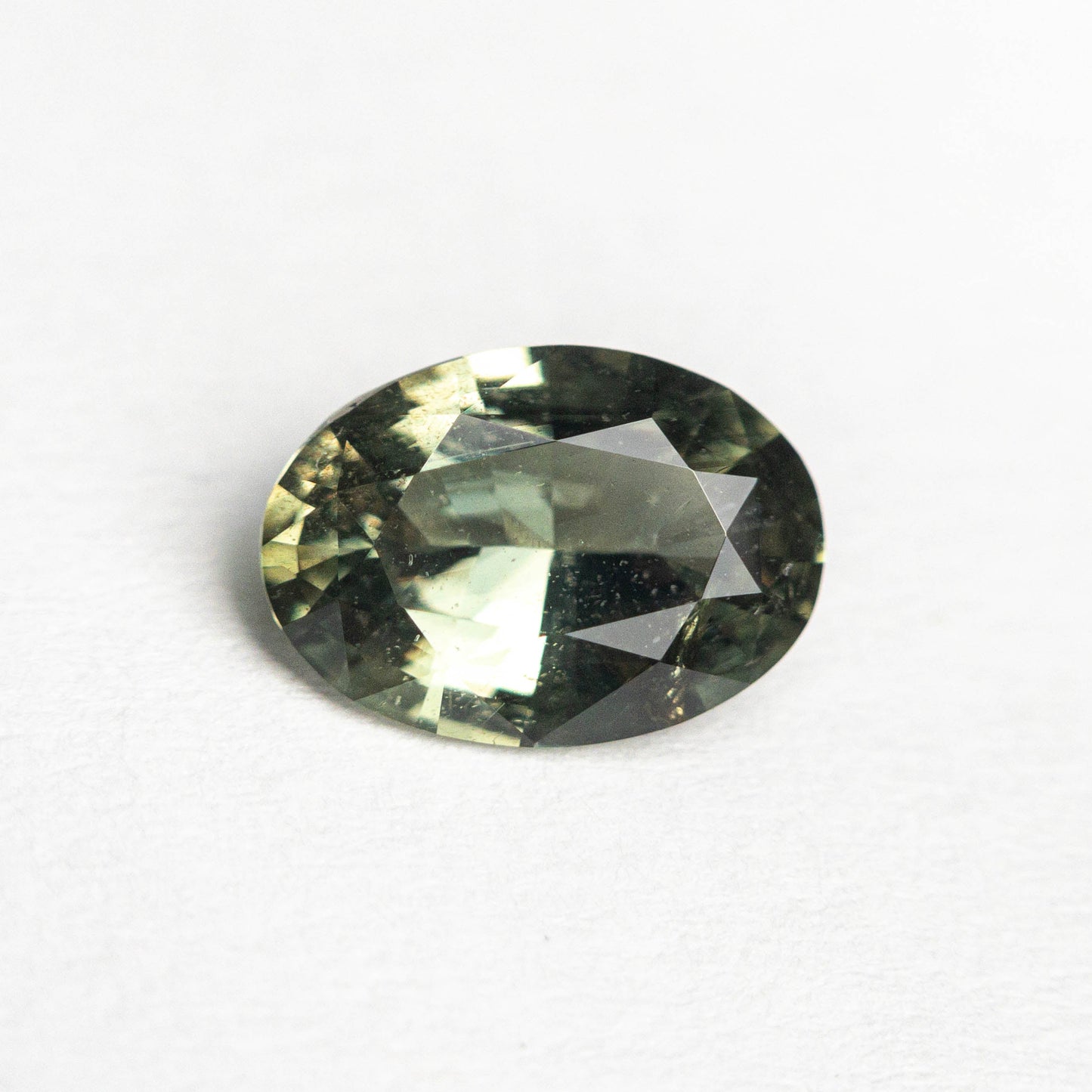 1.00ct 7.59x5.40x3.04mm オーバル ブリリアント サファイア 23051-01