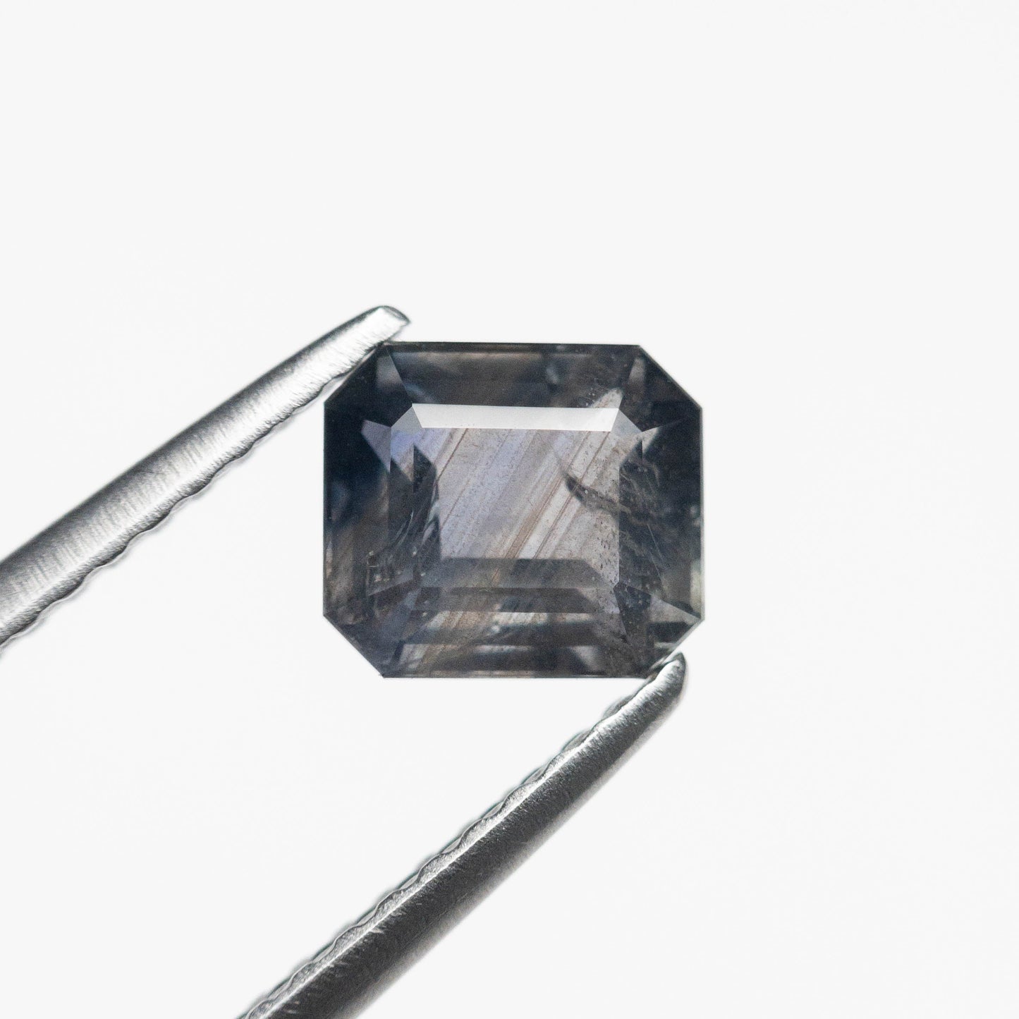 1.21ct 5.99x5.30x3.44mm カット コーナー レクタングル ステップ カット サファイア 23057-01