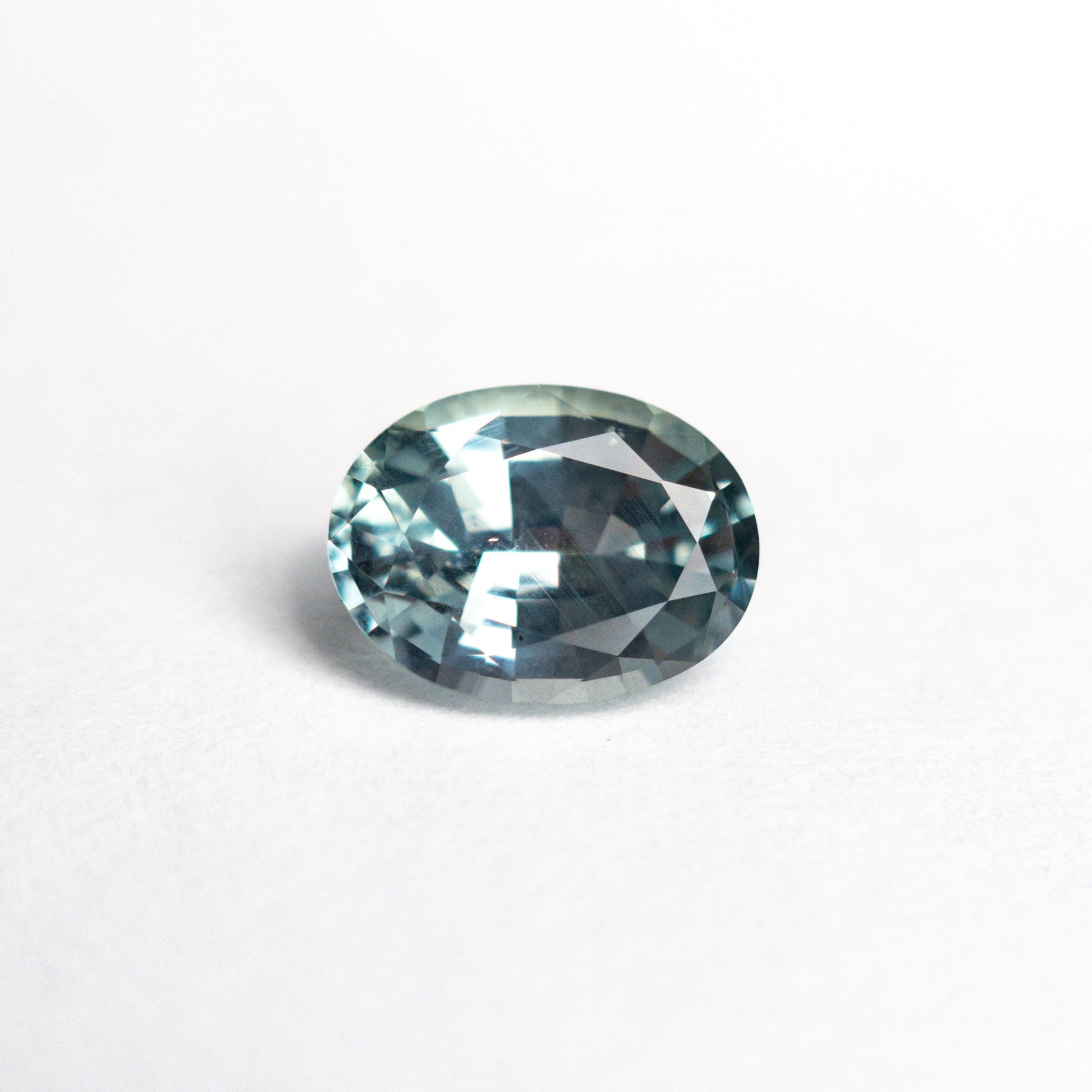 1.28ct 7.50x5.55x3.72mm オーバルブリリアントサファイア 23426-12