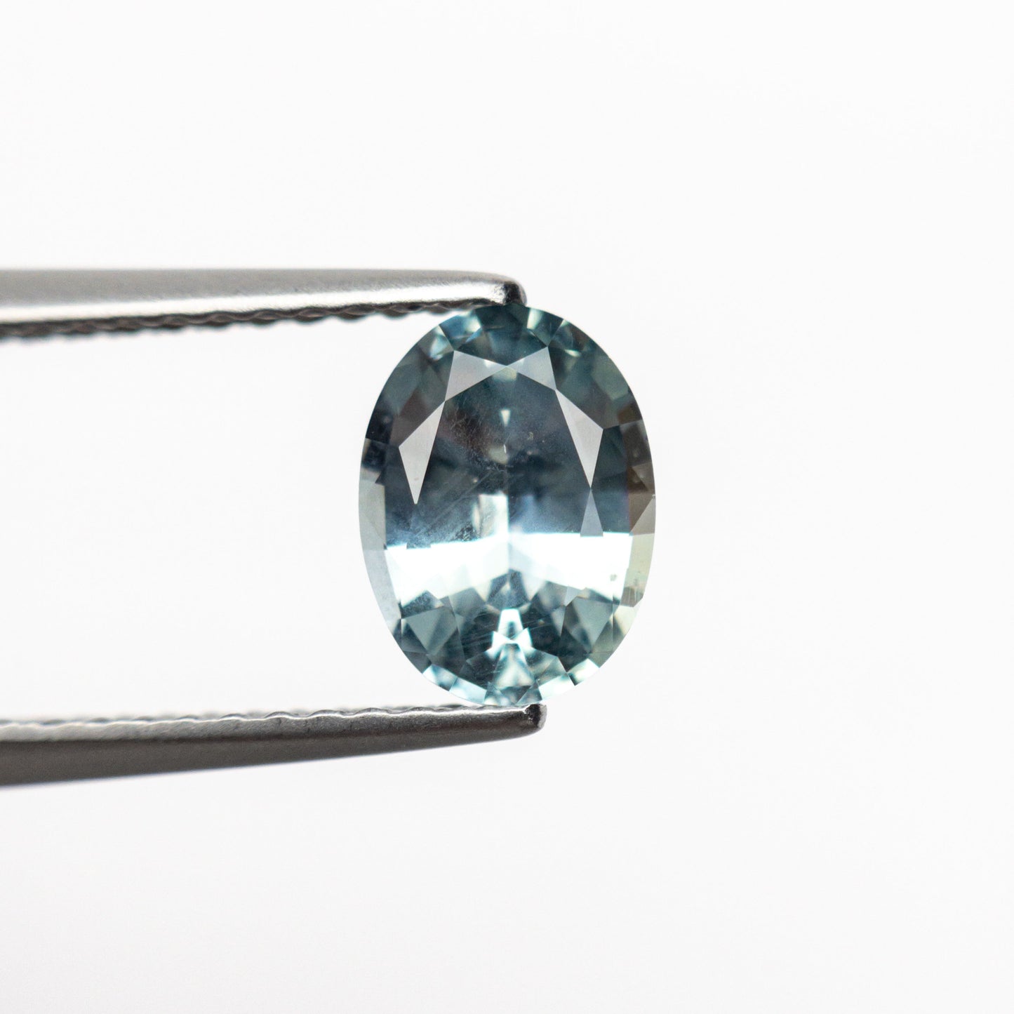 1.28ct 7.50x5.55x3.72mm オーバルブリリアントサファイア 23426-12