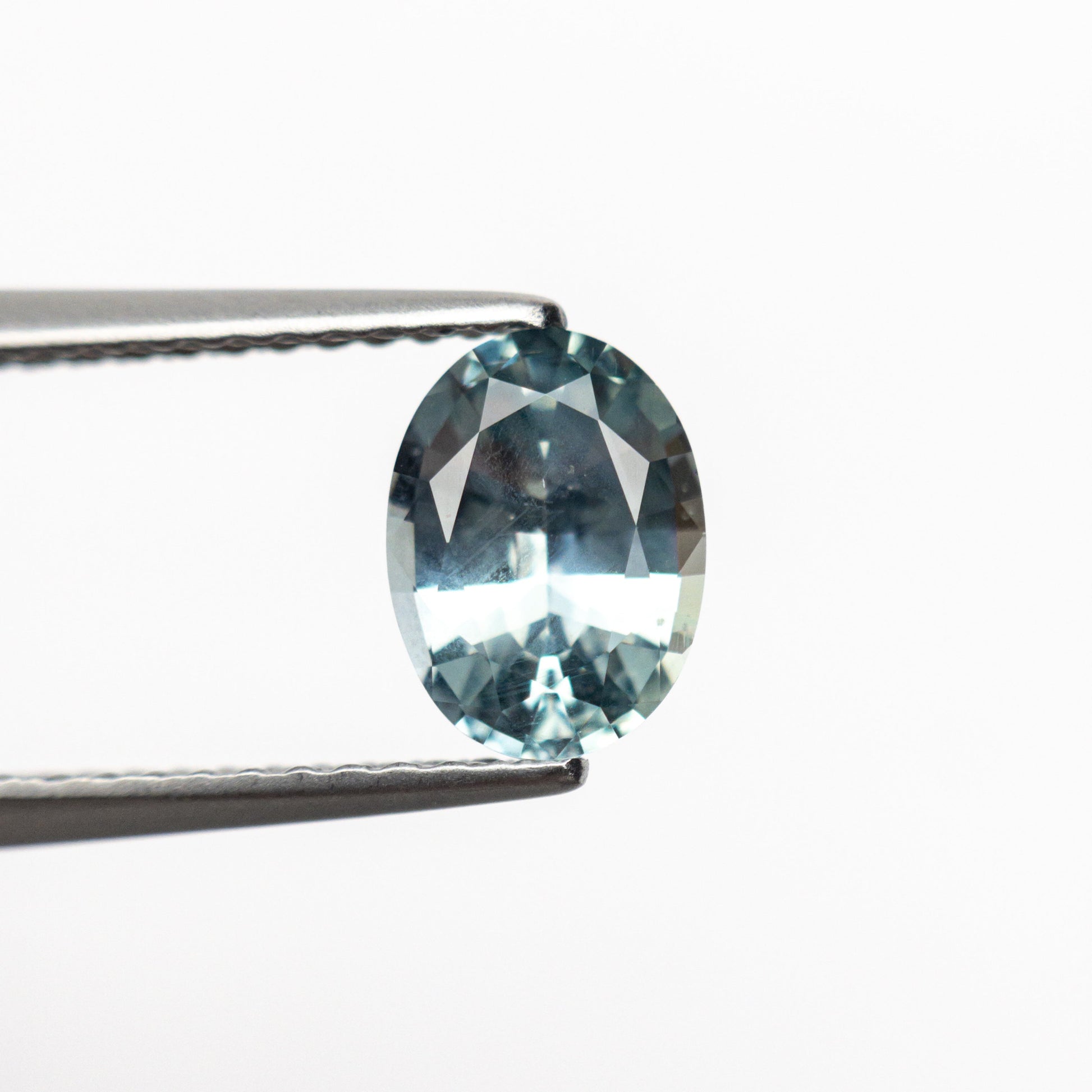 1.28ct 7.50x5.55x3.72mm オーバルブリリアントサファイア 23426-12