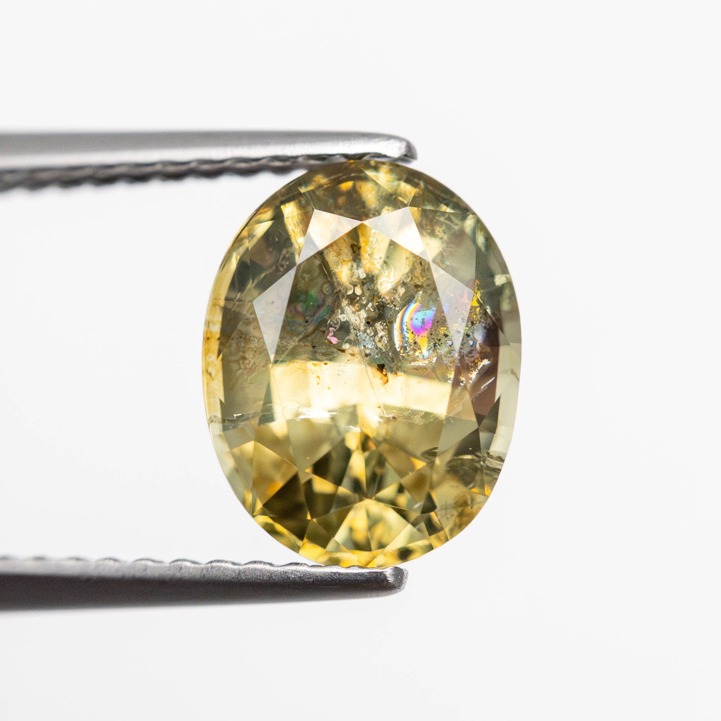 2.82ct 8.97x6.94x5.53mm オーバル ブリリアント サファイア 23426-43