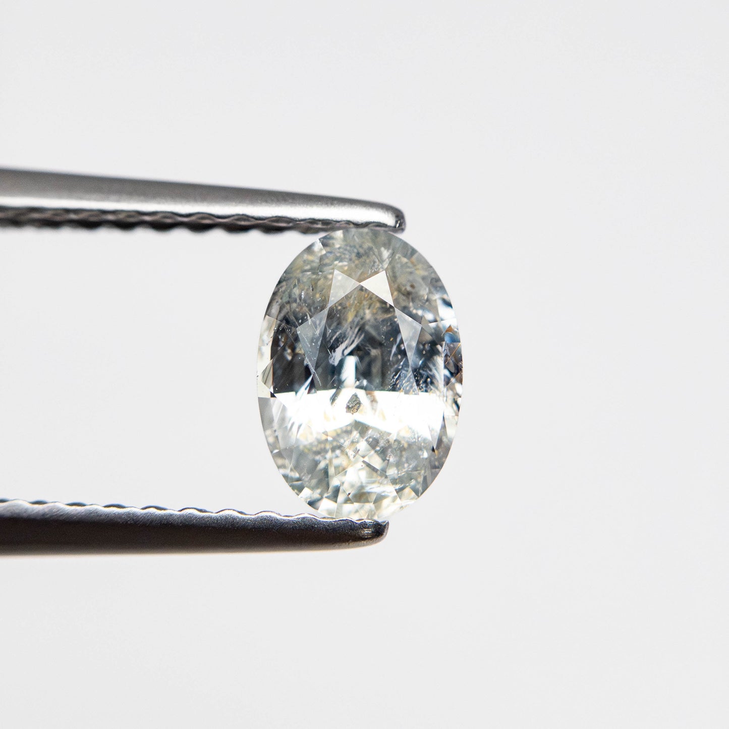 0.78ct 6.56x4.58x3.23mm オーバル ブリリアント サファイア 23426-48