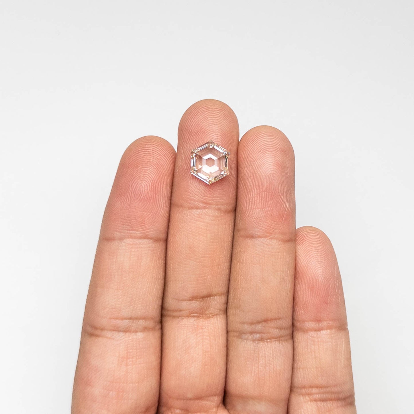 3.15ct 10.56x9.17x3.79mm GIA M VVS2 ヘキサゴン ステップ カット 23430-01