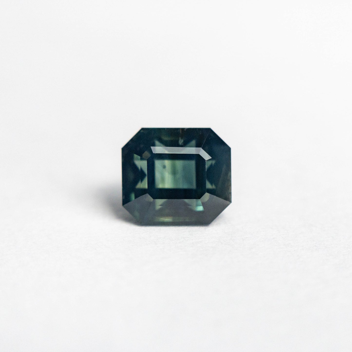 1.37ct 5.83x5.18x4.33mm カット コーナー レクタングル ステップ カット サファイア 23437-30