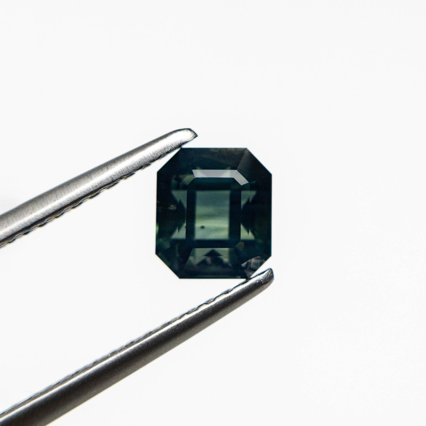 1.37ct 5.83x5.18x4.33mm カット コーナー レクタングル ステップ カット サファイア 23437-30