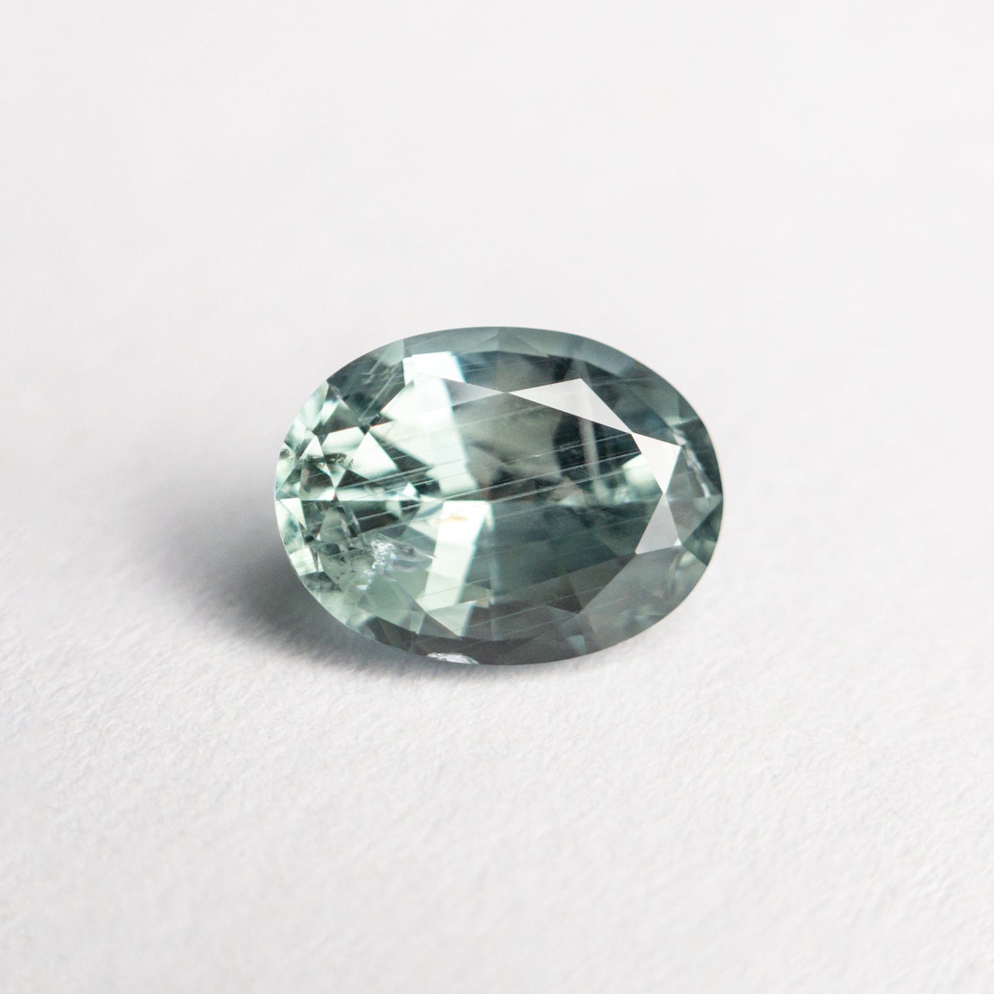 1.33ct 7.60x5.67x3.86mm オーバル ブリリアント サファイア 23447-11