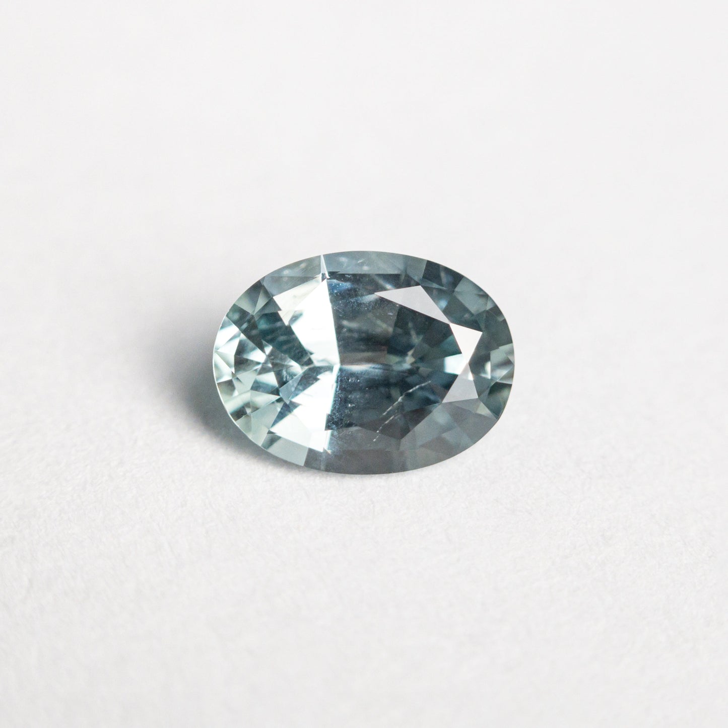 0.89ct 6.95x5.13x3.18mm オーバル ブリリアント サファイア 23447-29