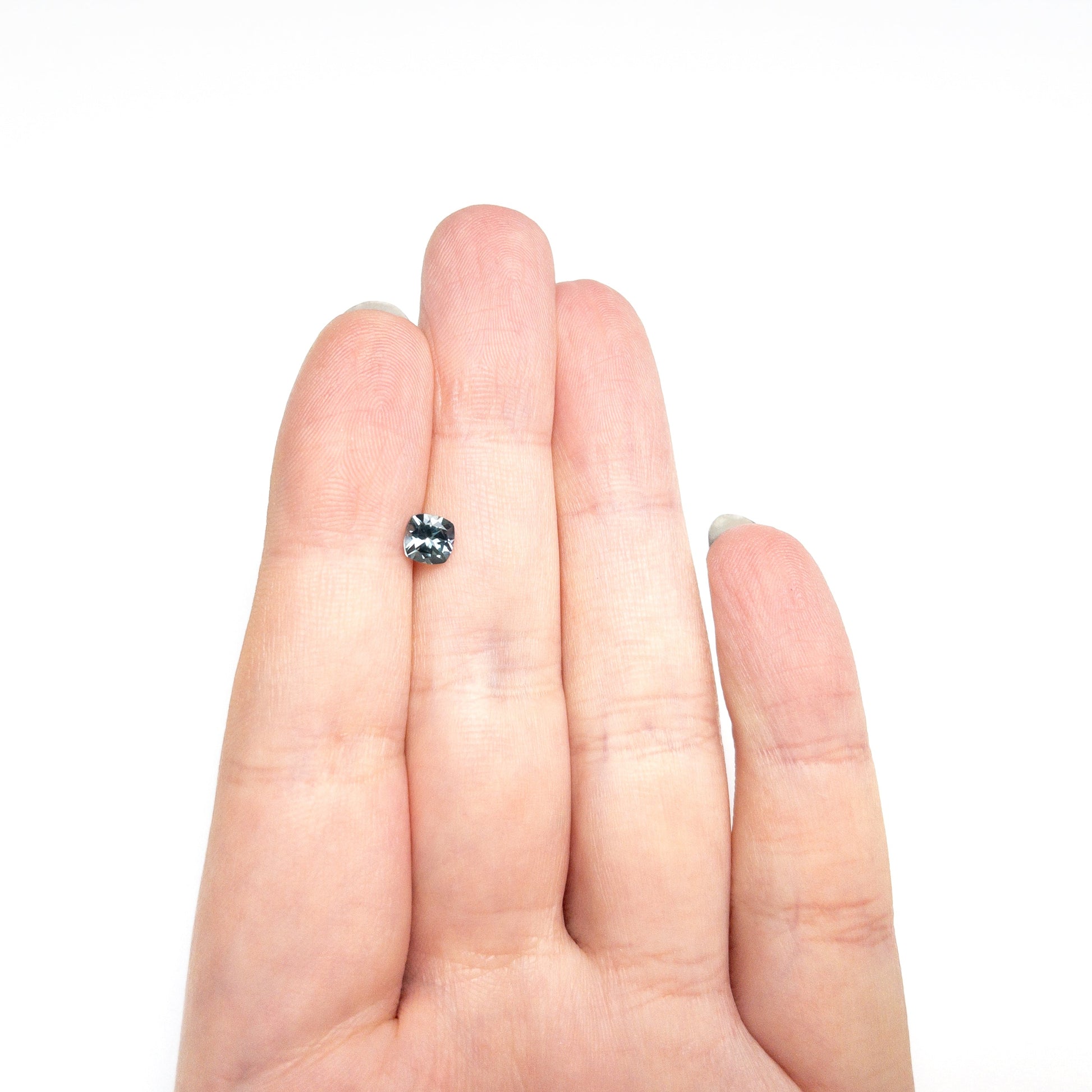 0.76ct 5.06x5.00x3.48mm クッションブリリアント サファイア 23466-13