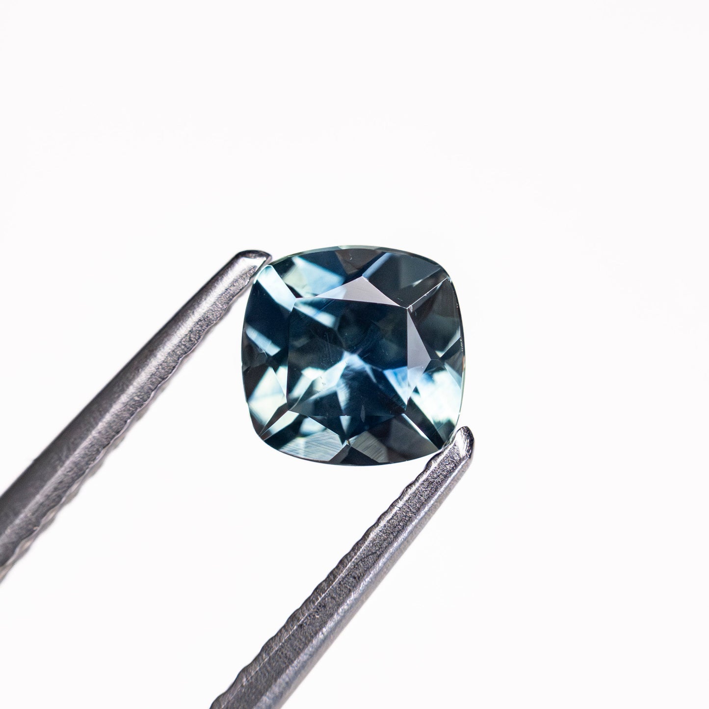 0.76カラット 5.15x5.08x3.41mm クッションブリリアントサファイア 23466-19