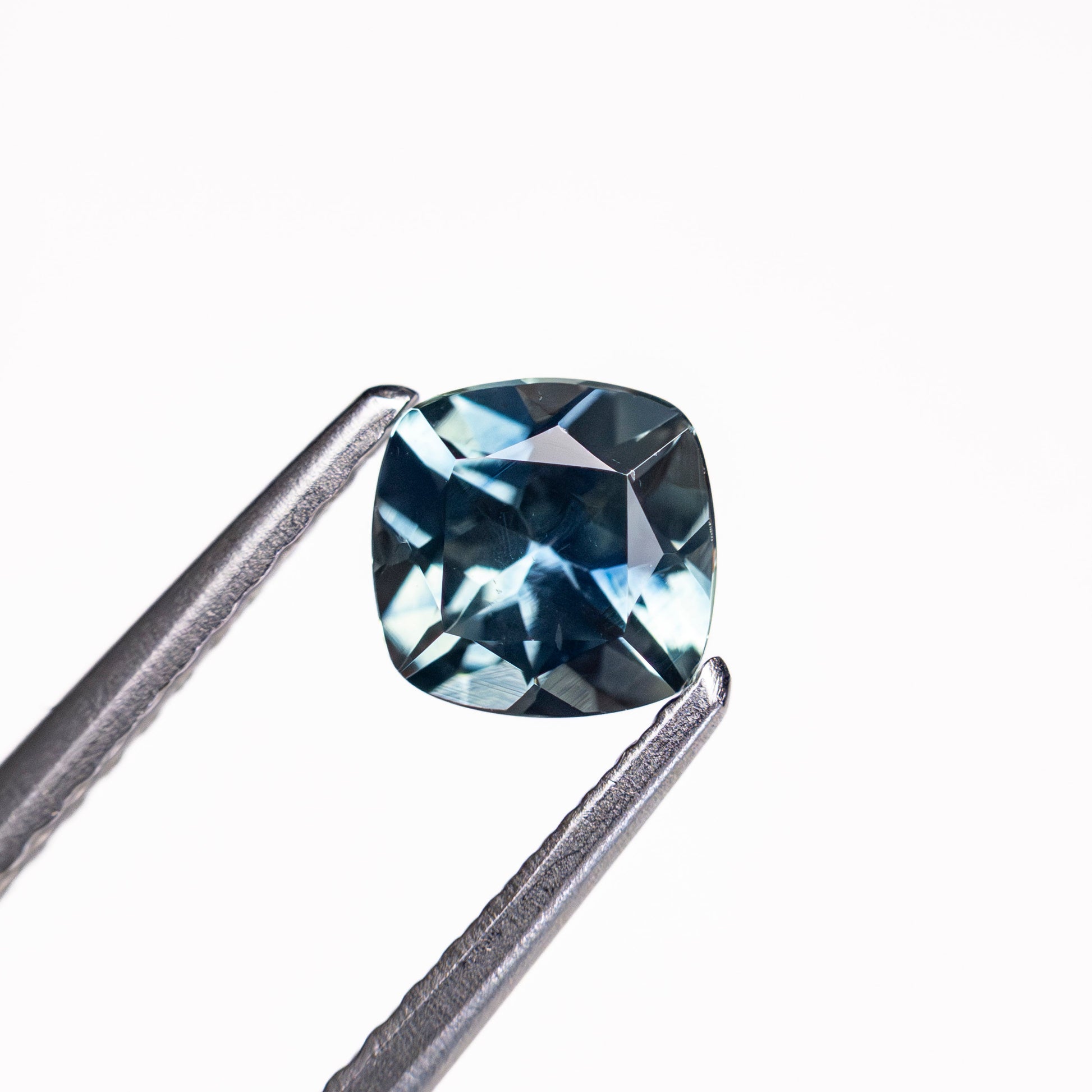 0.76カラット 5.15x5.08x3.41mm クッションブリリアントサファイア 23466-19