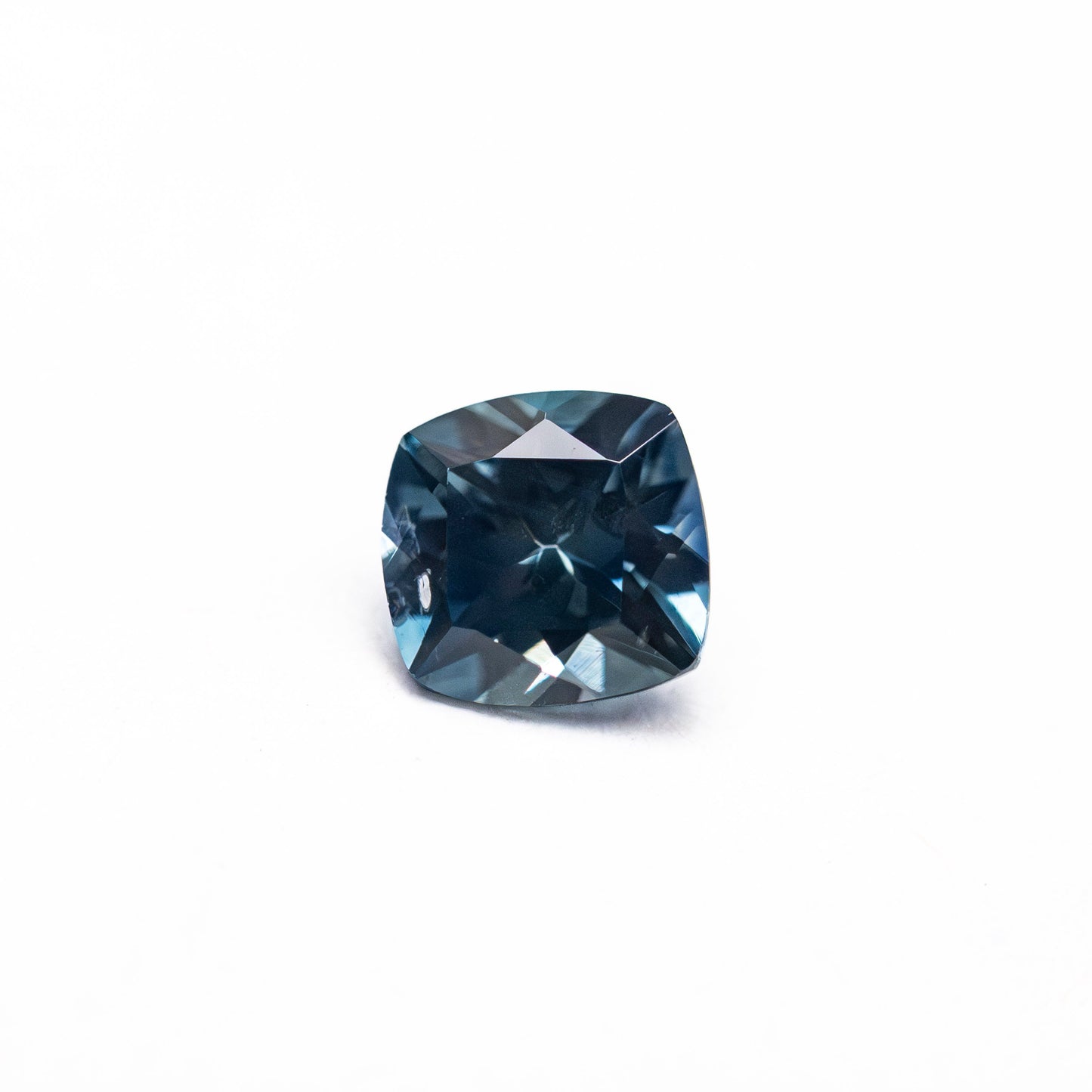 0.67ct 5.00x4.88x3.28mm クッションブリリアント サファイア 23466-25