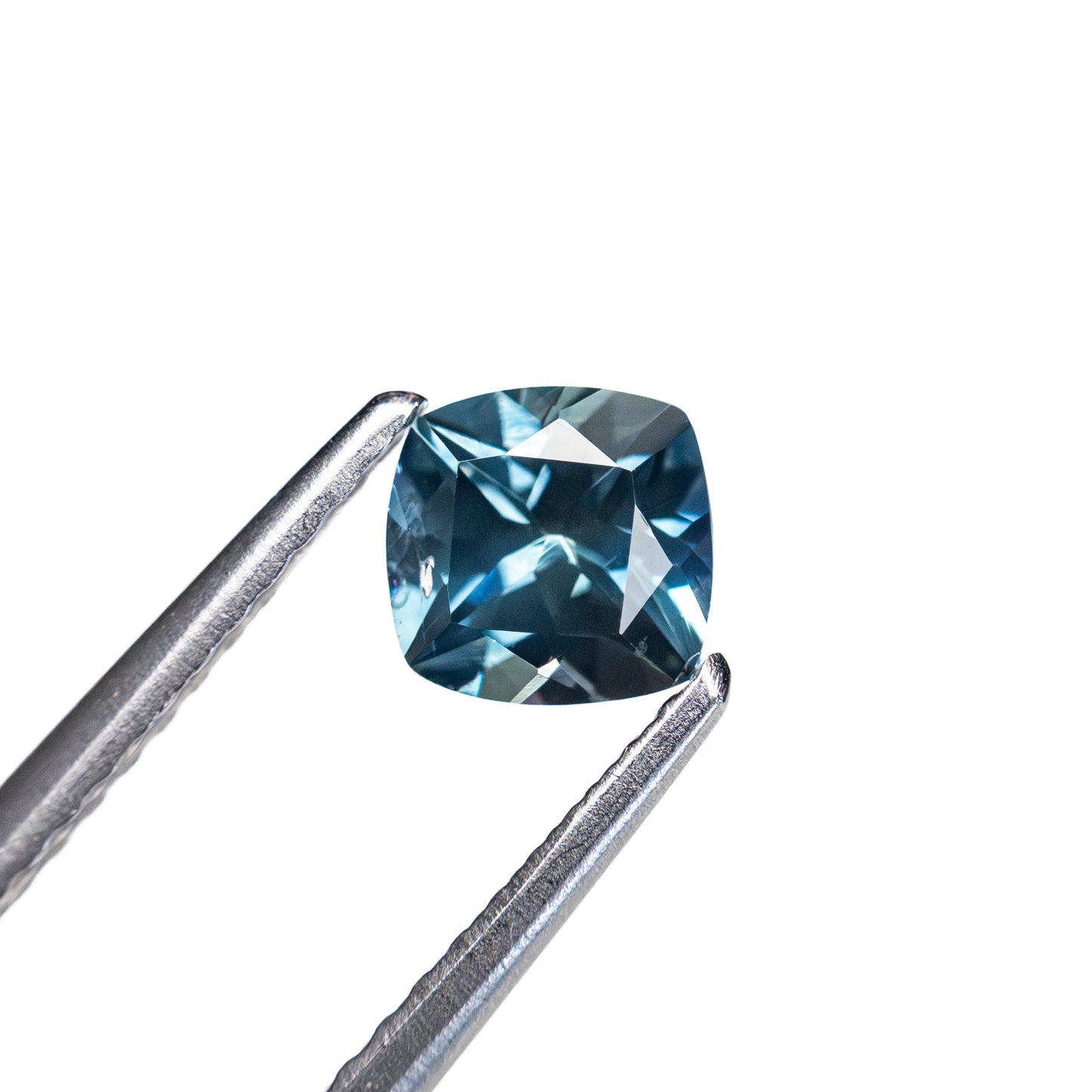 0.67ct 5.00x4.88x3.28mm クッションブリリアント サファイア 23466-25