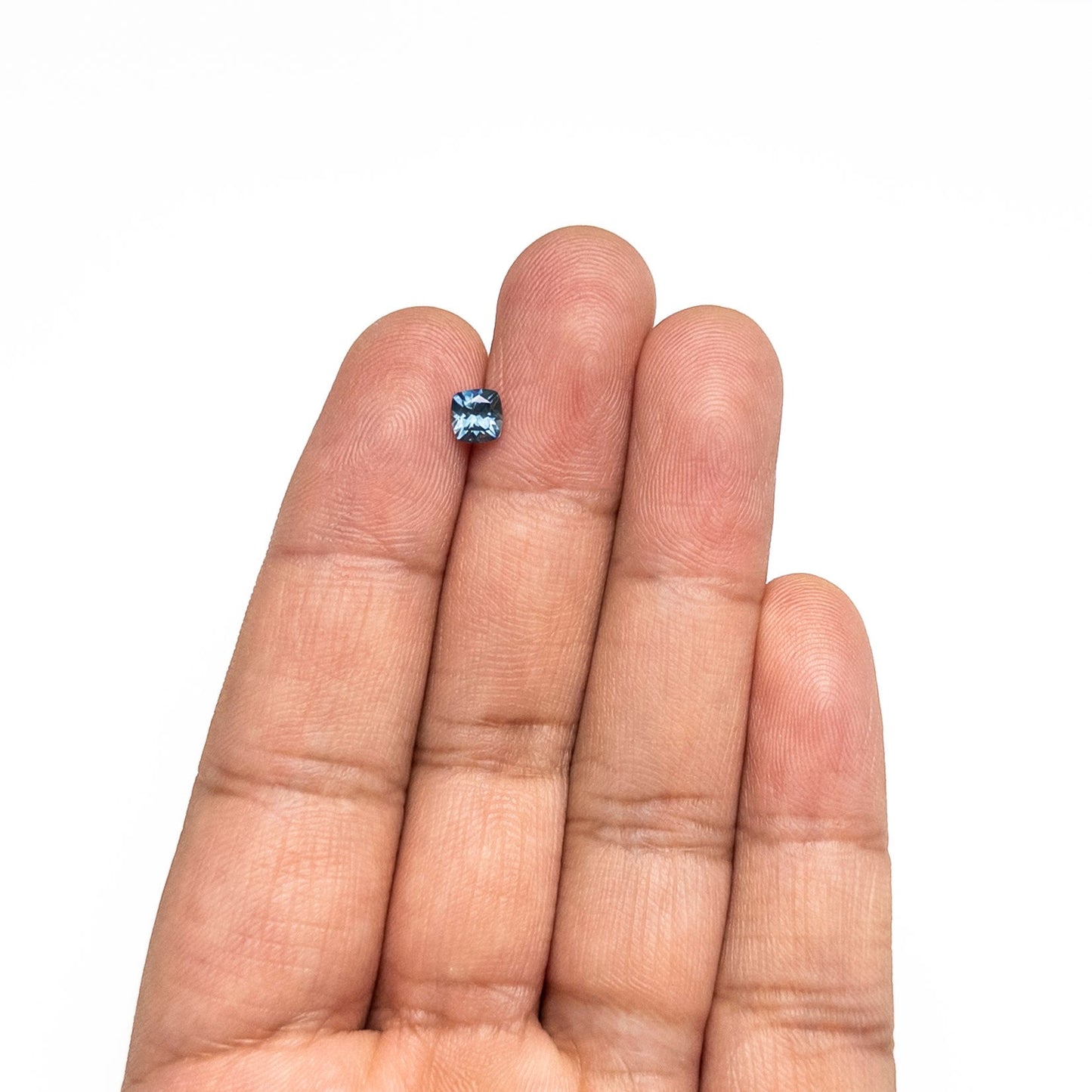 0.67ct 5.00x4.88x3.28mm クッションブリリアント サファイア 23466-25