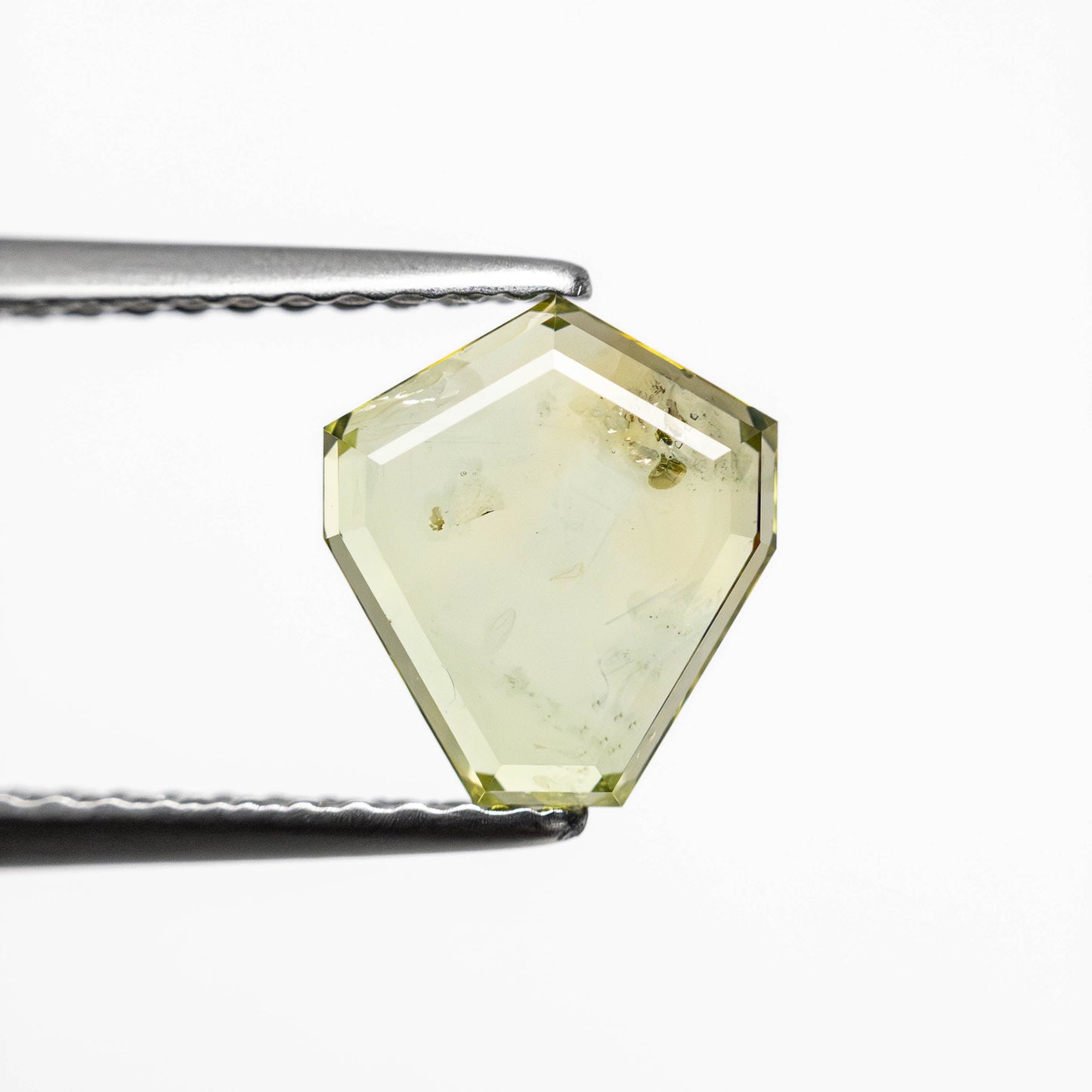 1.43ct 7.92x7.11x2.26mm シールド ポートレート カット サファイア 23474-55