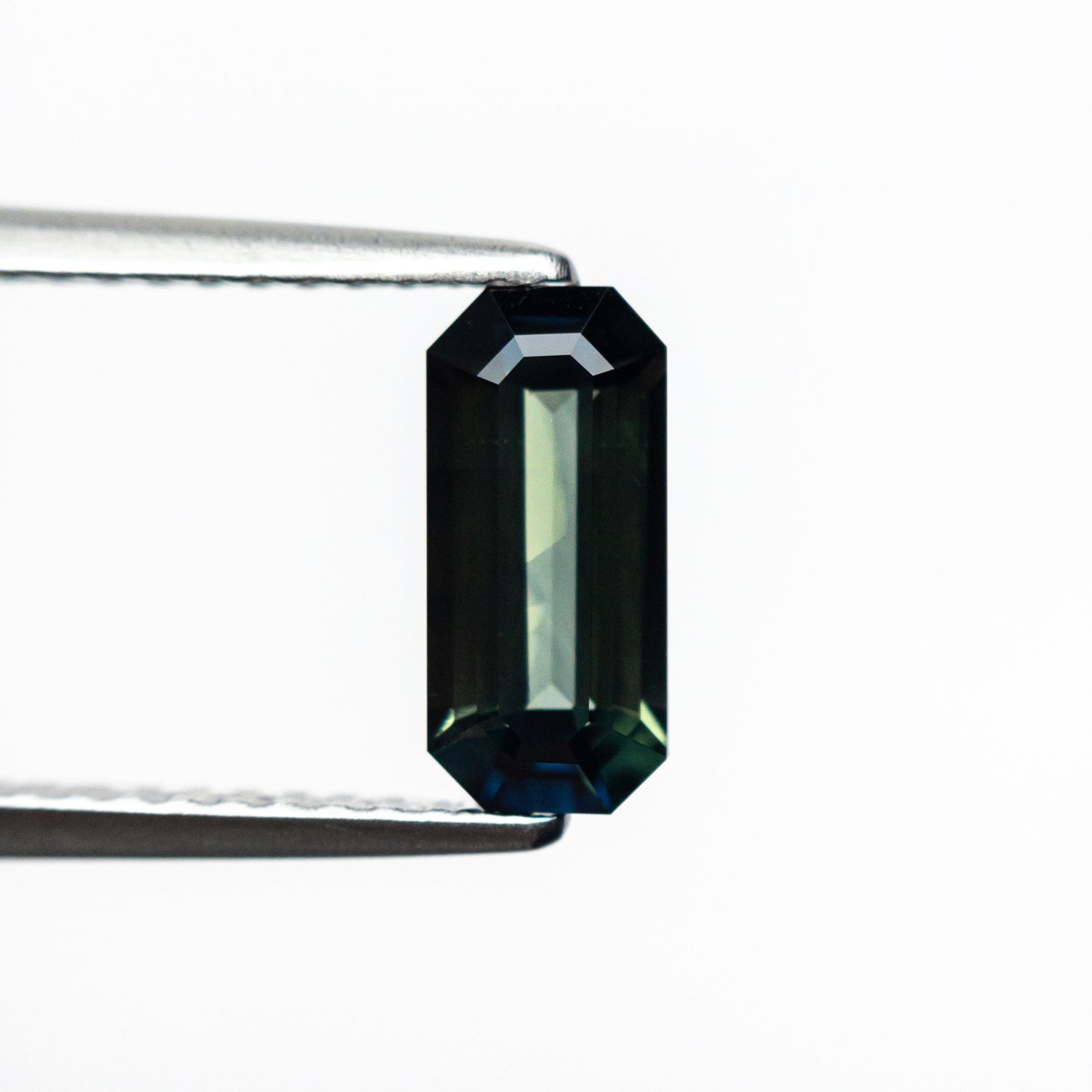 1.14ct 8.75x4.01x2.89mm カット コーナー レクタングル ステップ カット サファイア 23480-05