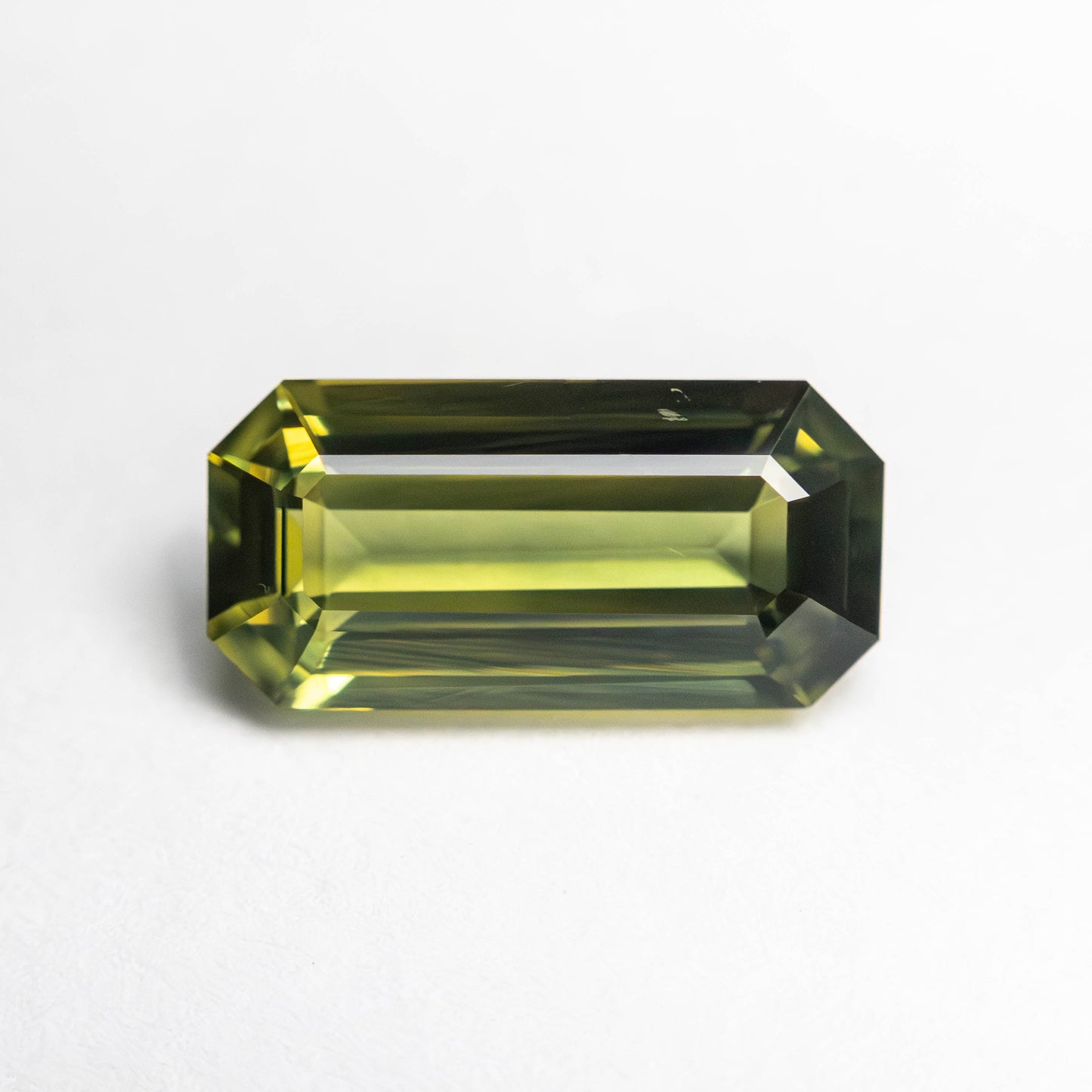 1.88ct 10.36x5.09x3.23mm カット コーナー レクタングル ステップ カット サファイア 23493-02