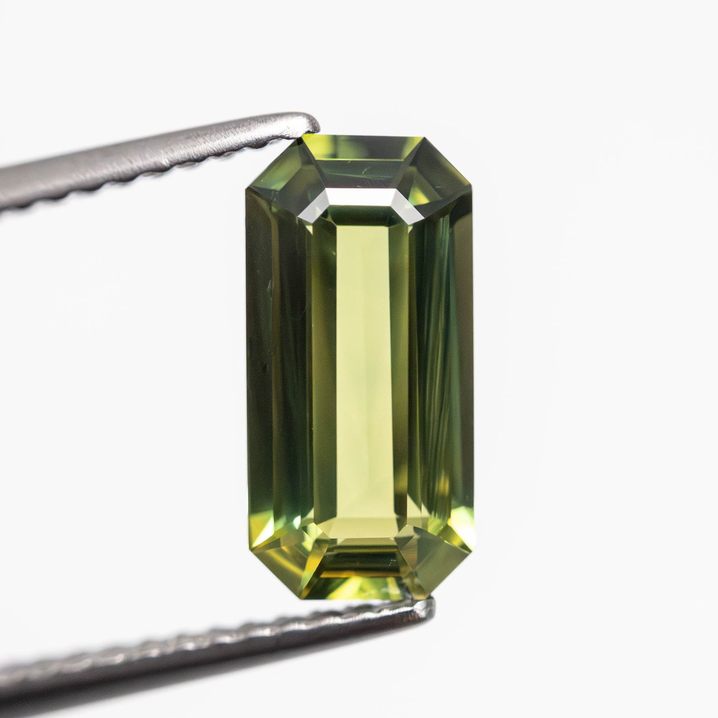 1.88ct 10.36x5.09x3.23mm カット コーナー レクタングル ステップ カット サファイア 23493-02