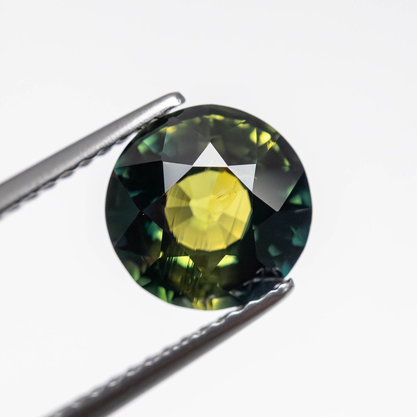 2.63ct 7.99x7.92x5.33mm ラウンド ブリリアント サファイア 23495-03