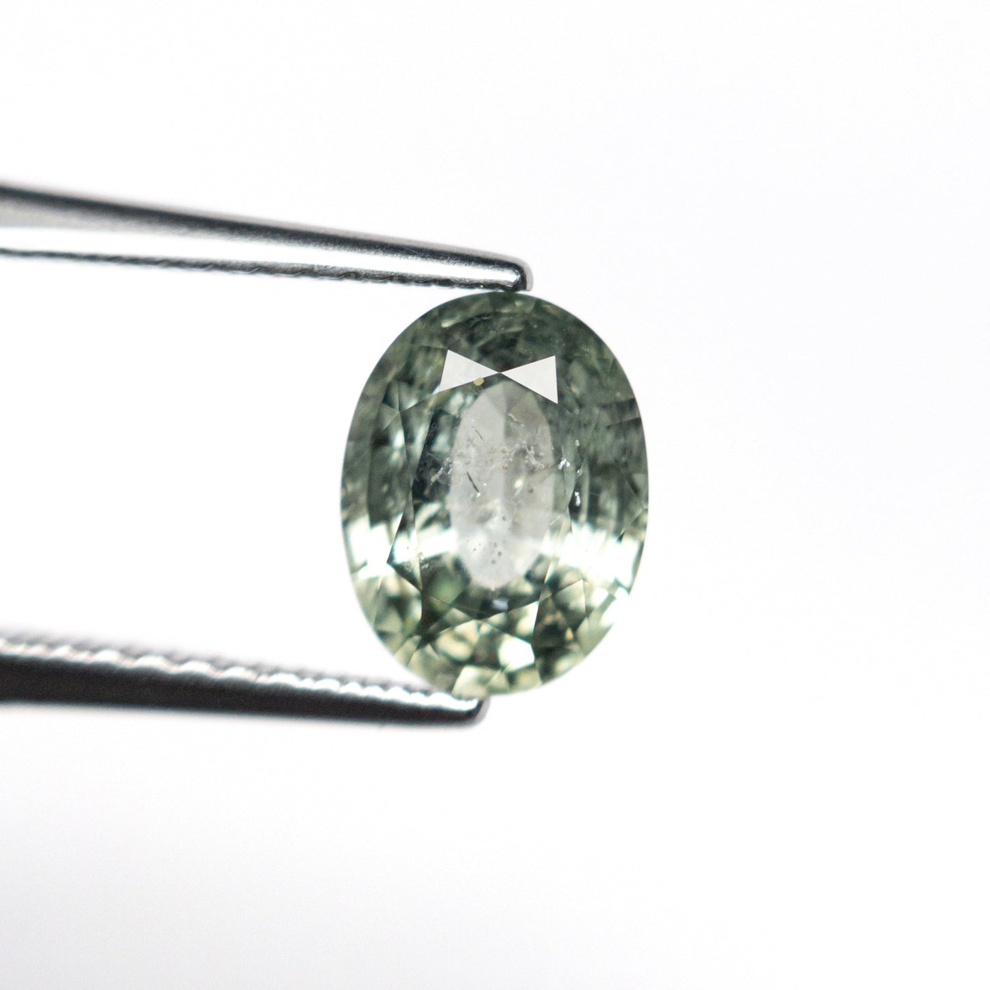 1.43ct 7.76x5.92x3.66mm オーバル ブリリアント サファイア 23669-07