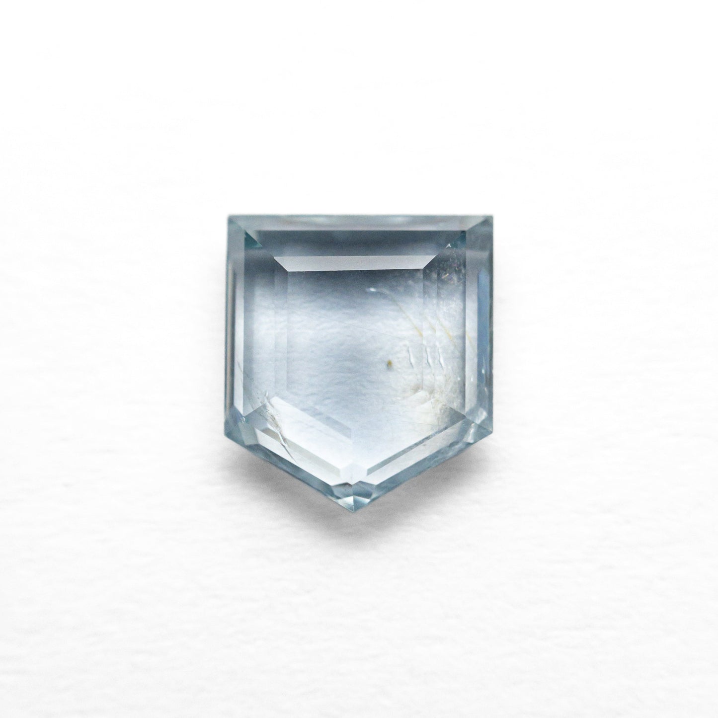 1.56ct 6.92x6.21x2.85mm シールド ポートレート カット サファイア 23677-01