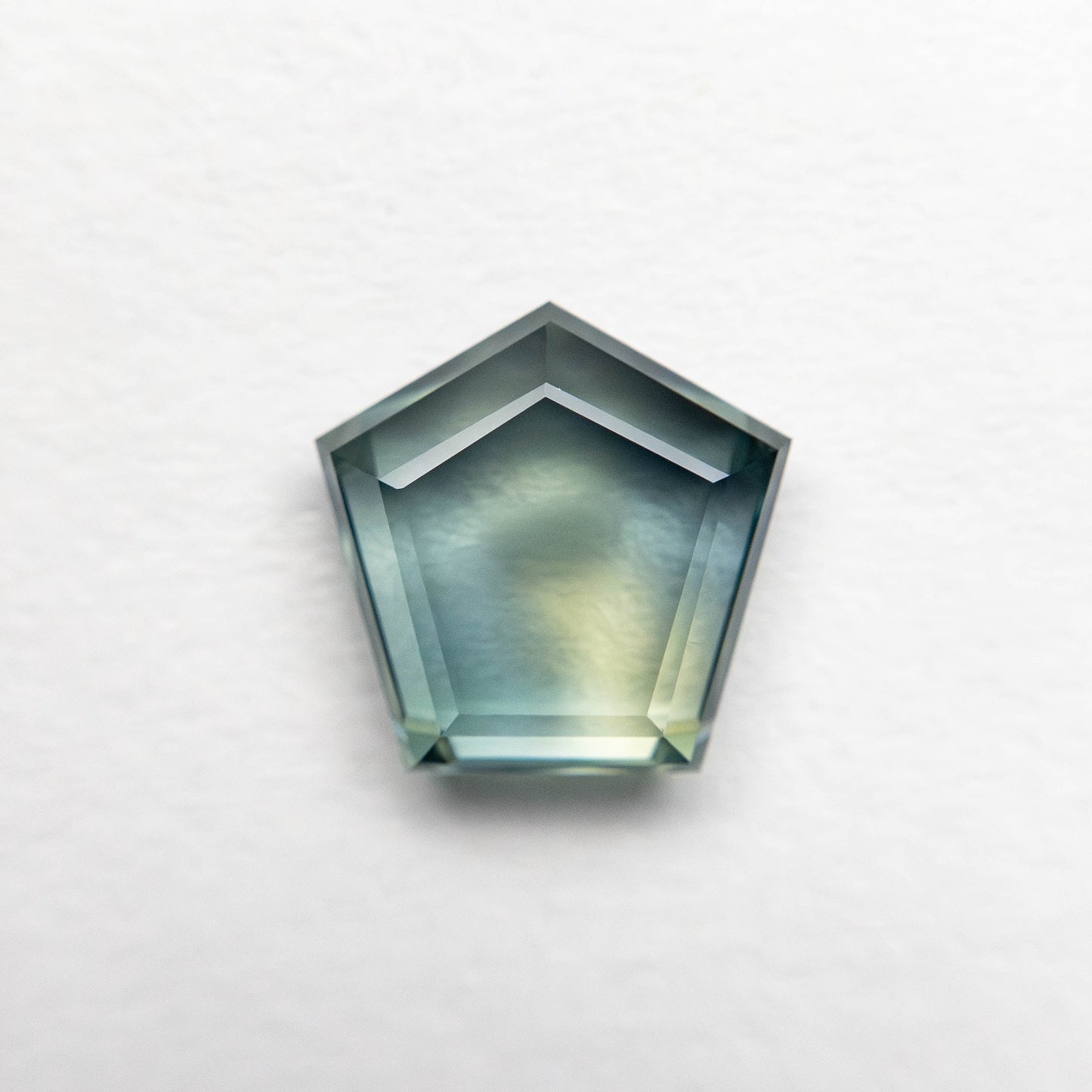 1.67ct 7.26x7.32x2.75mm ペンタゴン ポートレート カット サファイア 23684-03