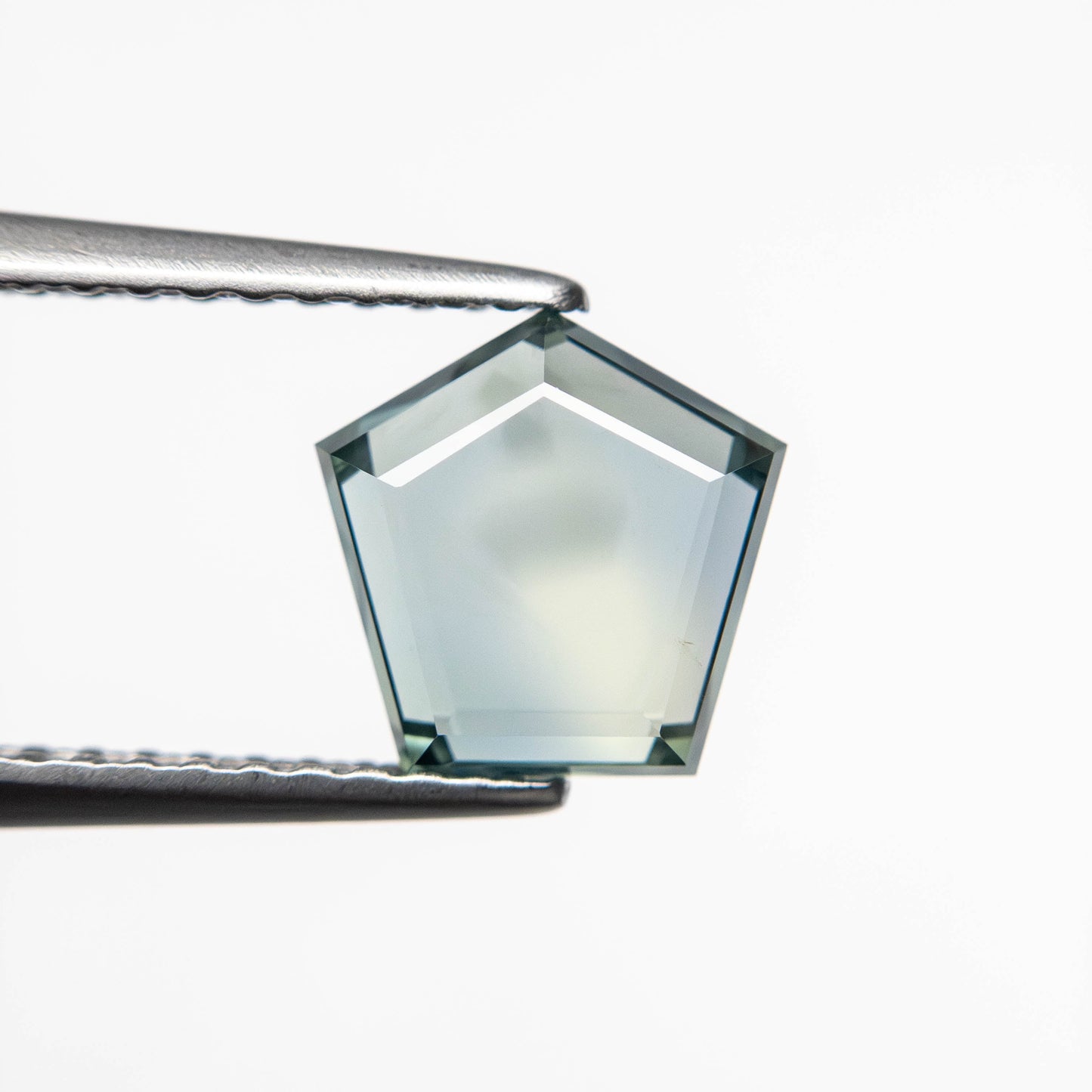 1.67ct 7.26x7.32x2.75mm ペンタゴン ポートレート カット サファイア 23684-03