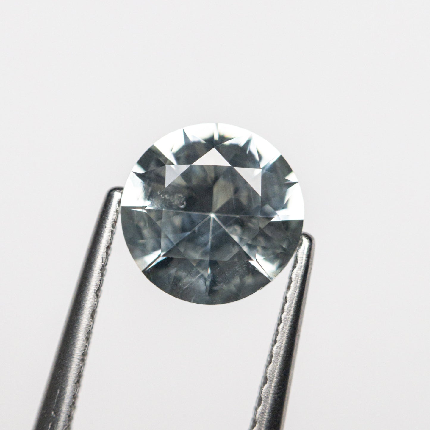 1.42ct 7.11x7.04x4.21mm ラウンド ブリリアント サファイア 23687-03