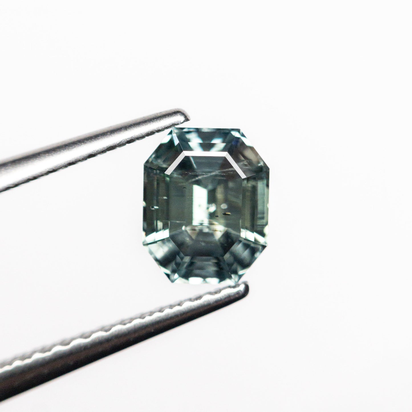 1.41ct 6.37x5.164.28mm カット コーナー レクタングル ステップ カット サファイア 23698-10