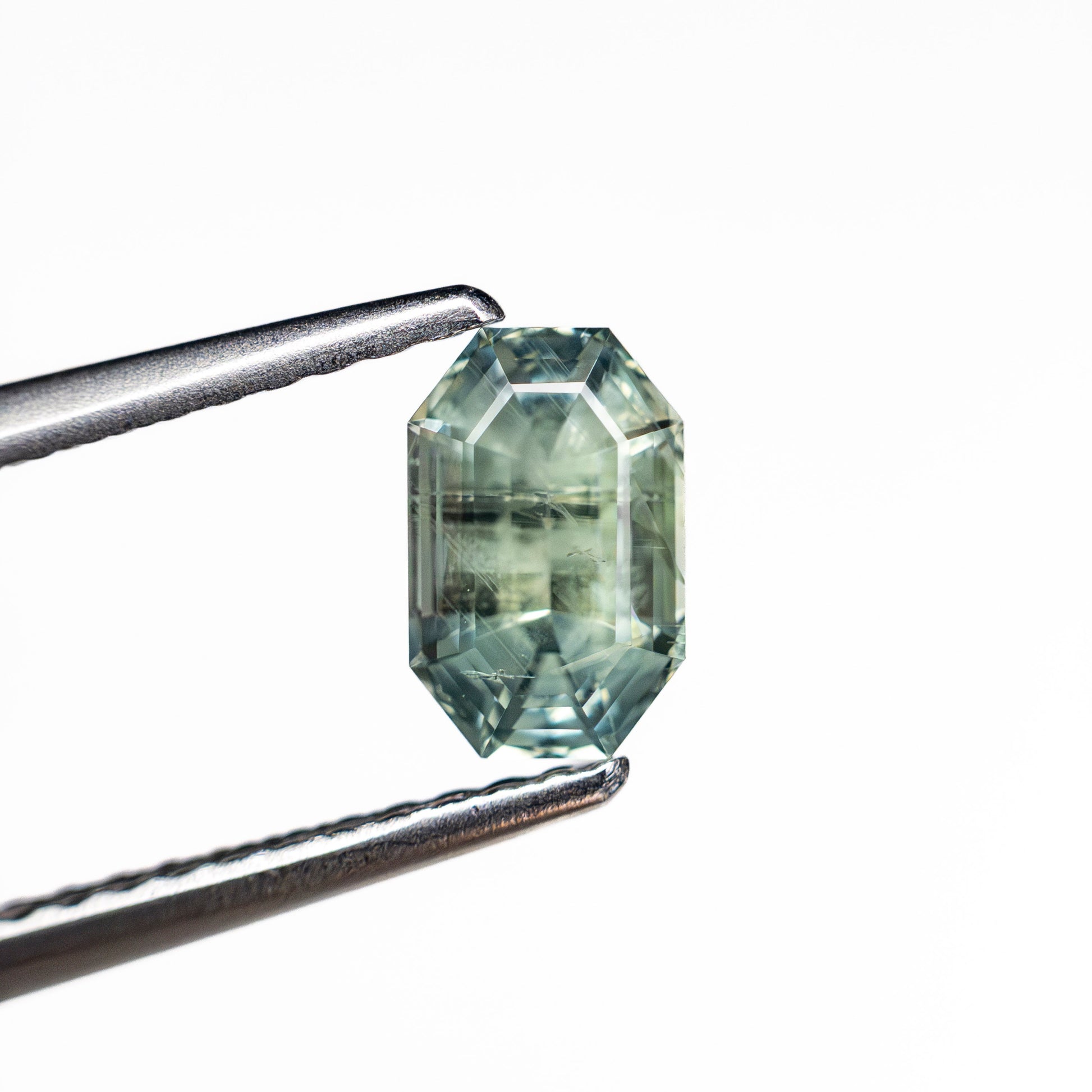 1.05ct 6.64x4.27x3.76mm Cut Corner Rectangle Step Cut Sapphire 23699-15