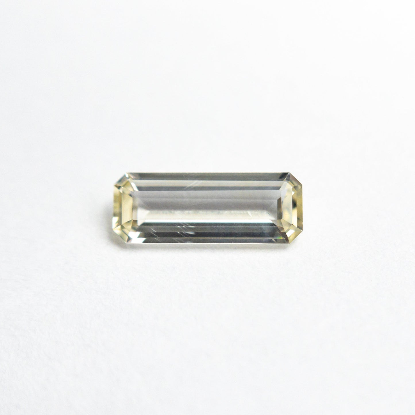 0.49ct 7.89x3.01x1.75mm カットコーナー レクタングル ステップカット サファイア 23779-05