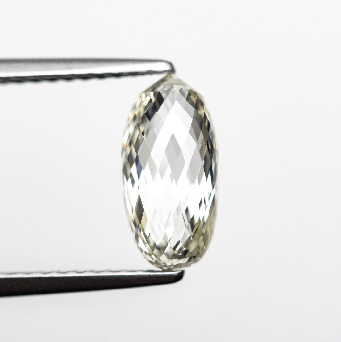 2.03ct 10.04x4.88x4.35mm VVS OP オーバル ブリオレット カット 23898-01