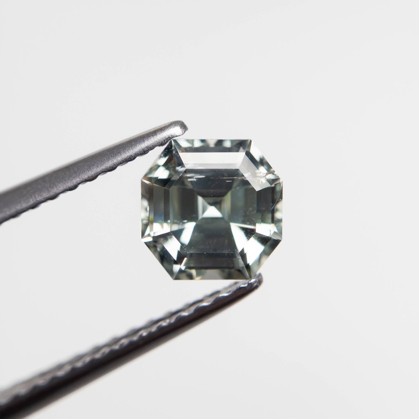 1.10ct 5.52x5.49x4.04mm カット コーナー レクタングル ステップ カット サファイア 23902-05