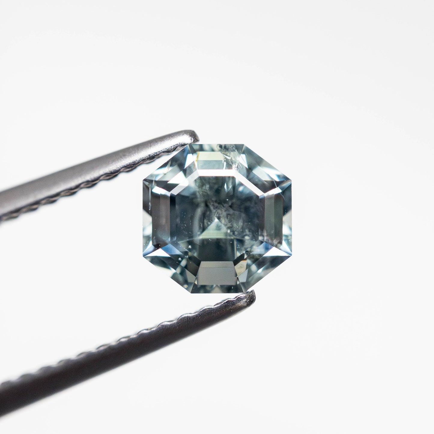 1.08ct 5.50x5.48x4.20mm オクタゴン ステップ カット サファイア 23902-07