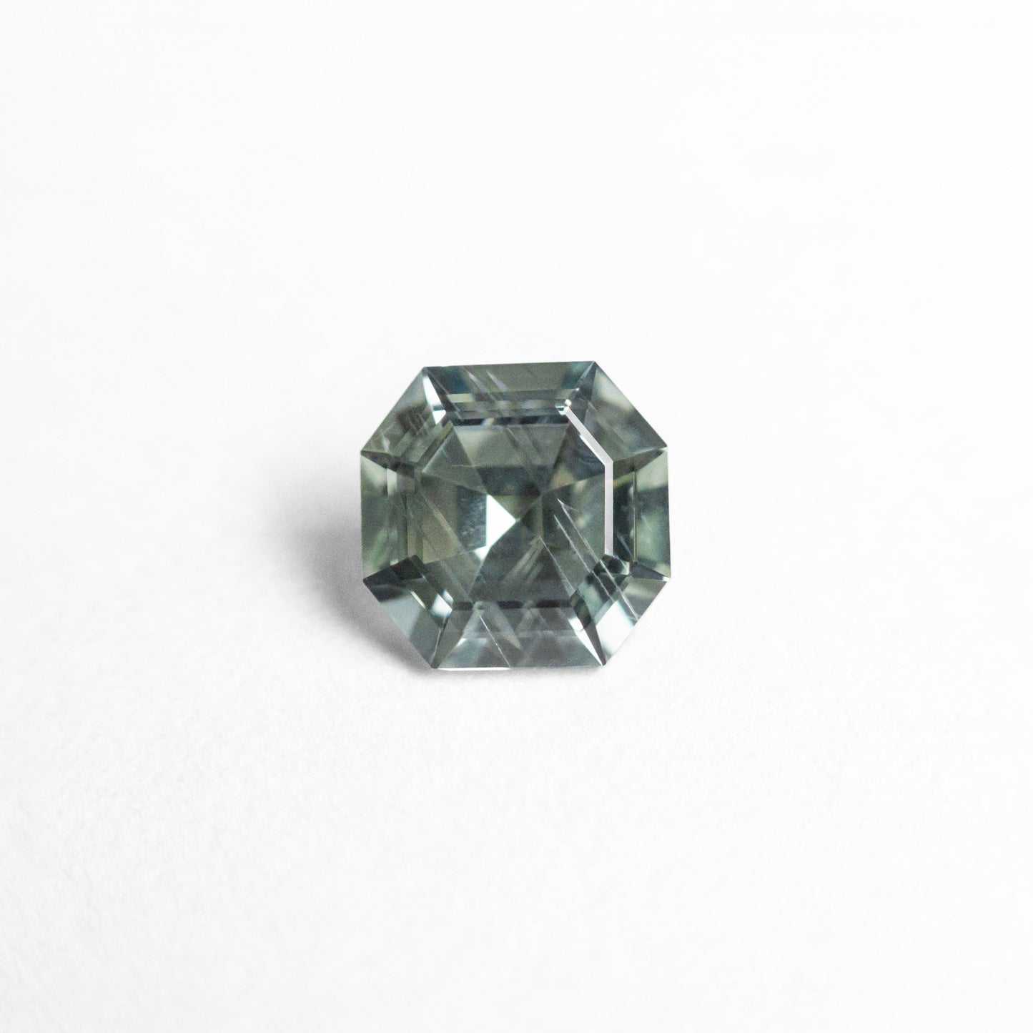 0.65ct 5.08x5.04x3.06mm カットコーナー スクエアステップカット サファイア 23903-03