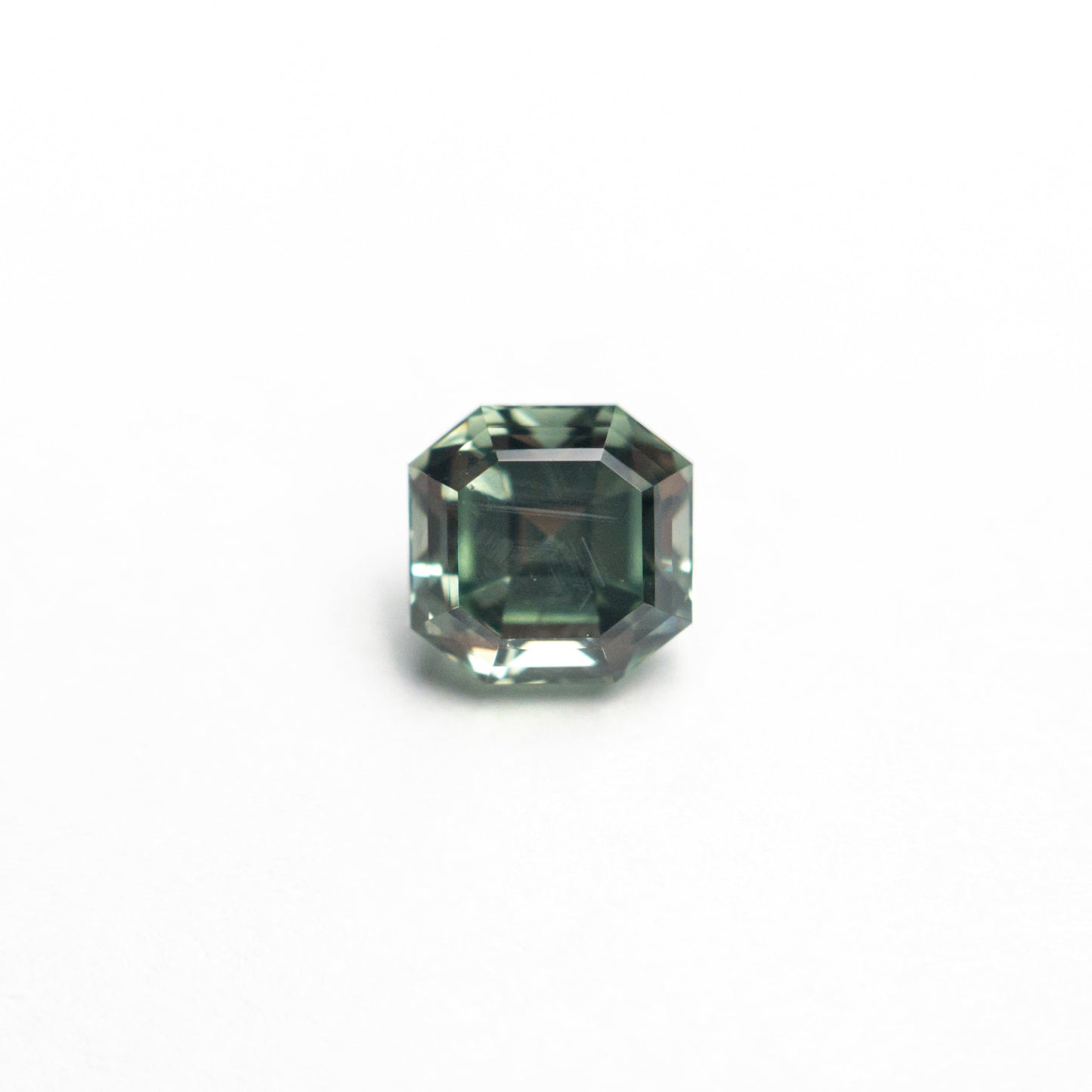 0.88ct 4.98x4.89x3.93mm カットコーナー スクエアステップカット サファイア 23903-10