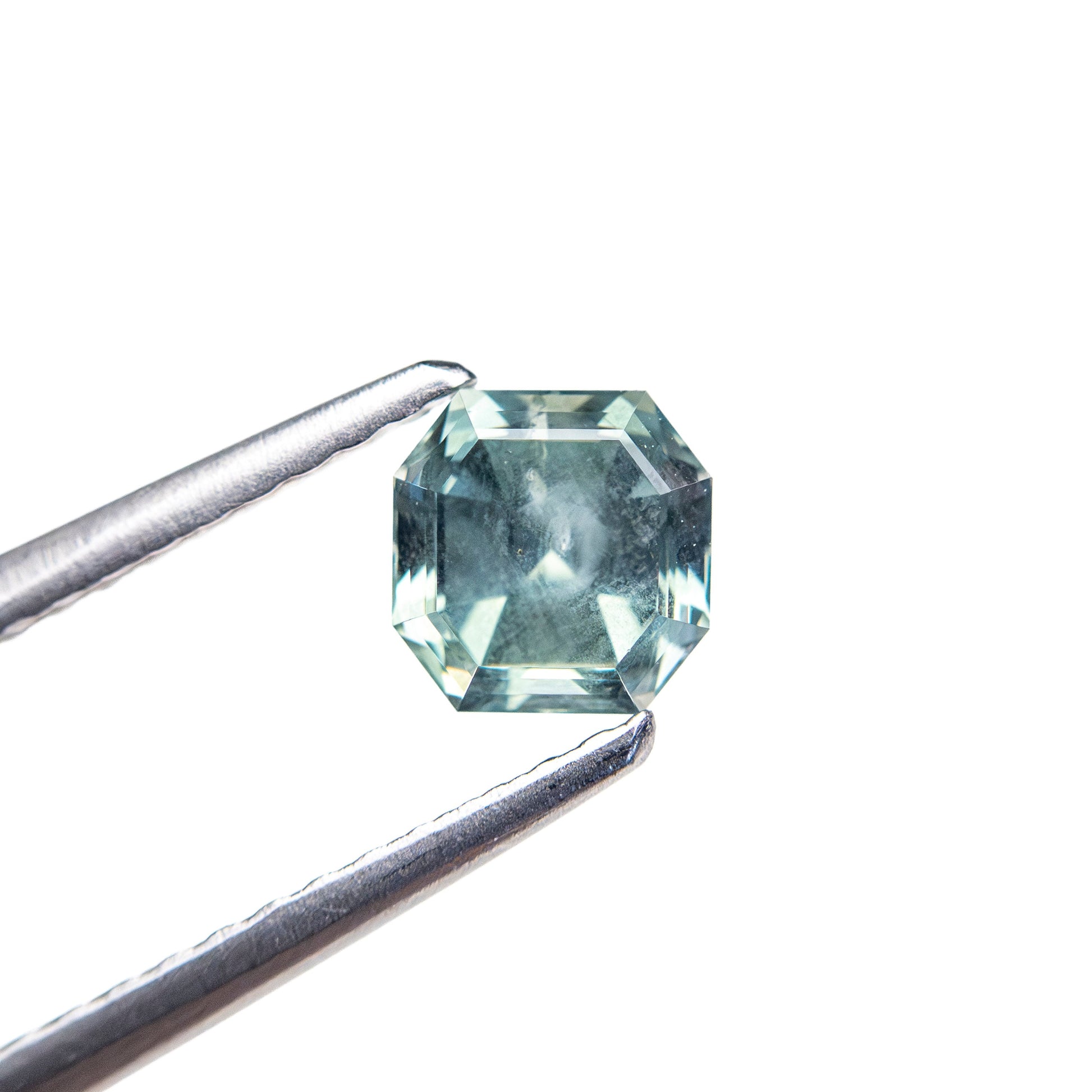 0.88ct 5.01x4.94x3.87mm カットコーナースクエアステップカットサファイア 23903-11