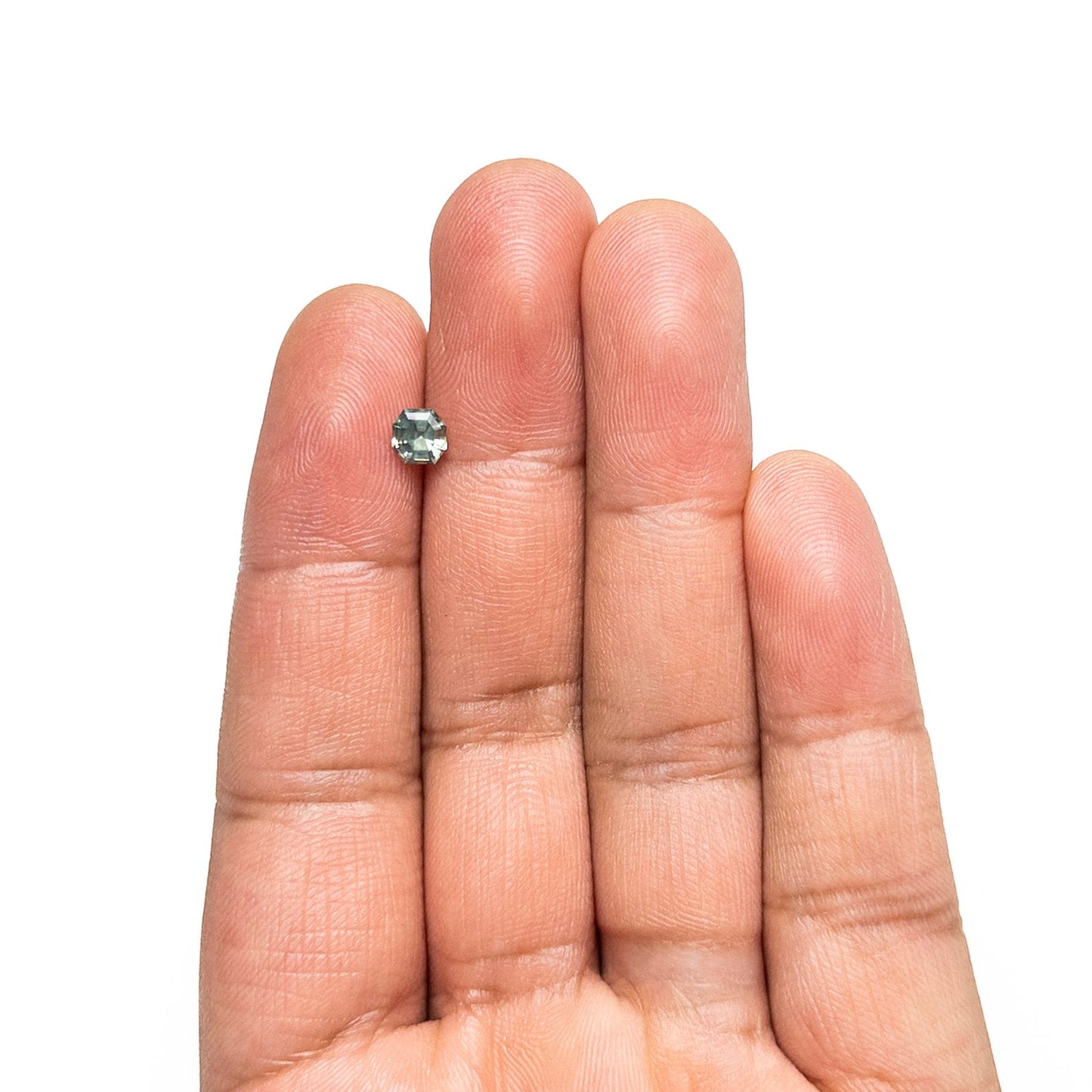 0.75カラット 4.96x4.91x3.57mm カットコーナースクエアステップカットサファイア 23903-12